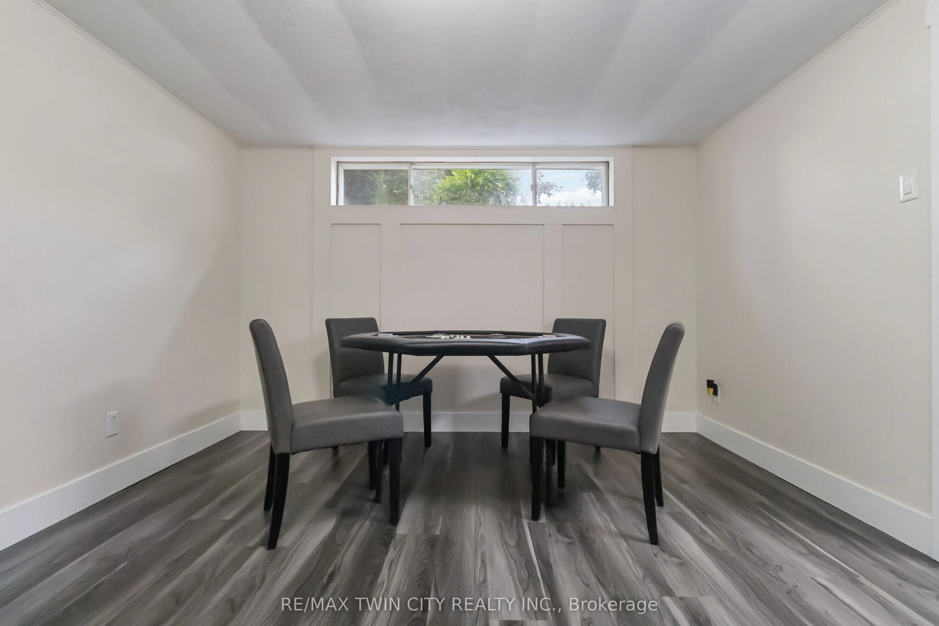 52 Debby Crescent