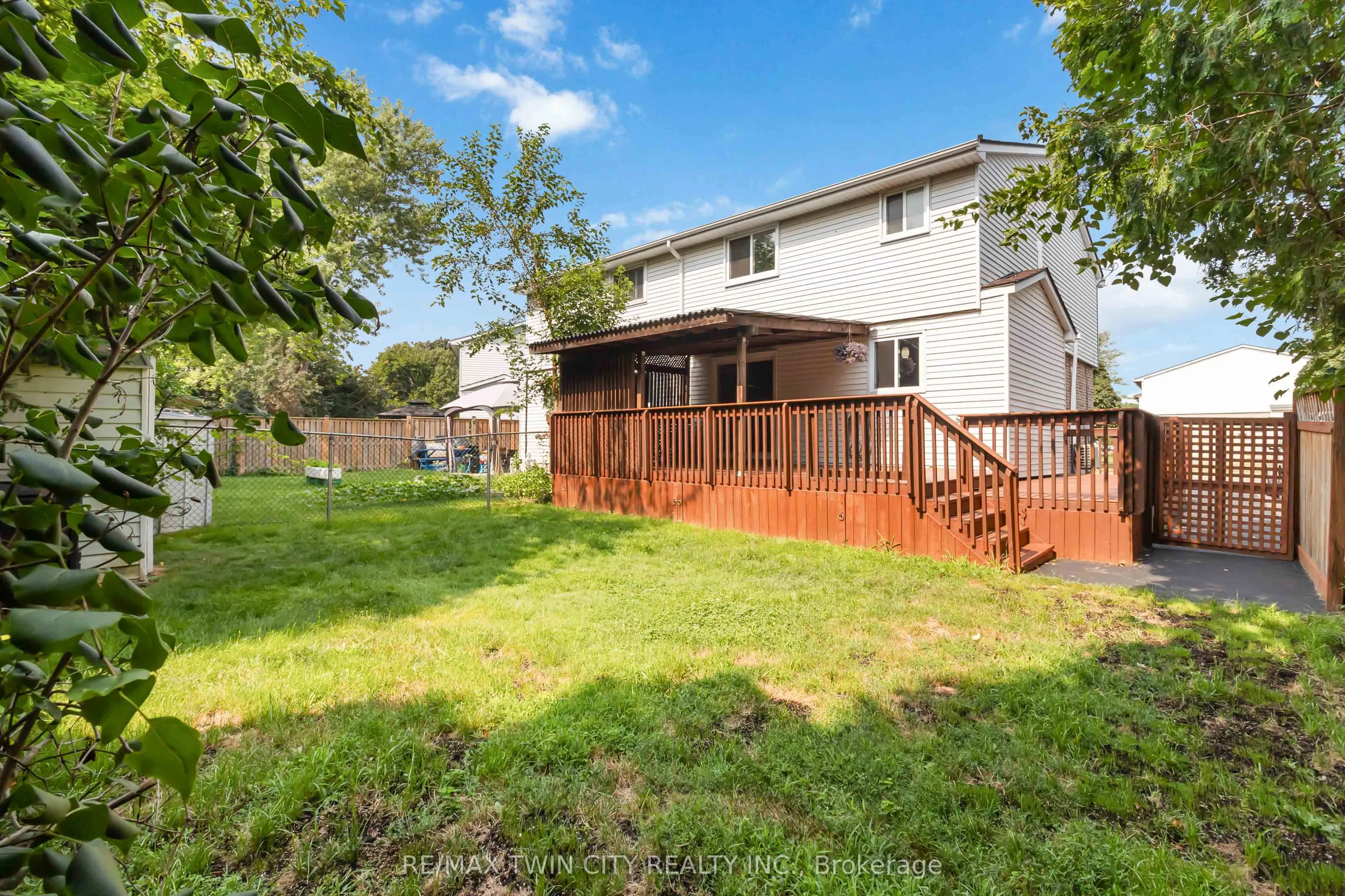 52 Debby Crescent
