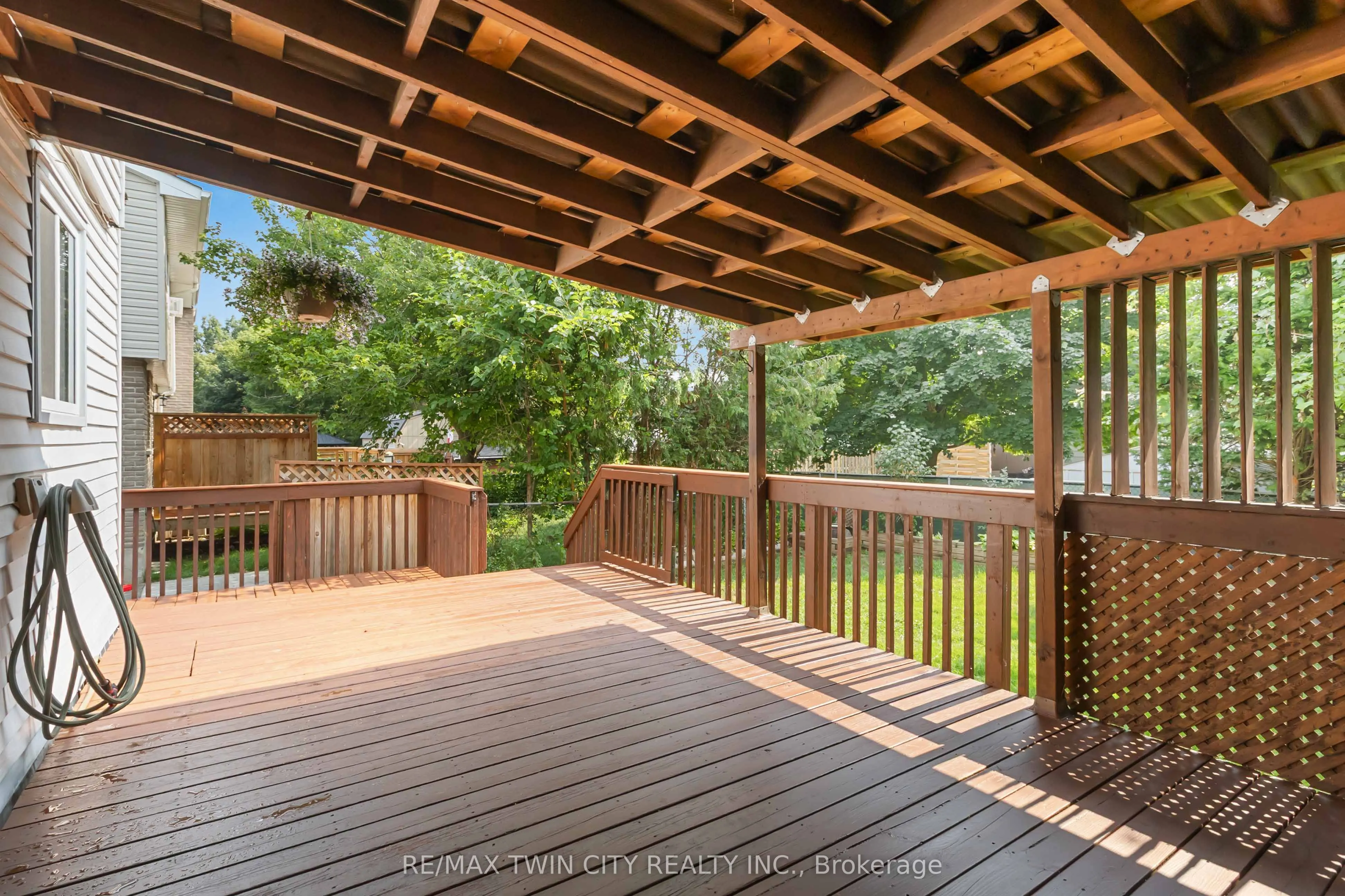 52 Debby Crescent