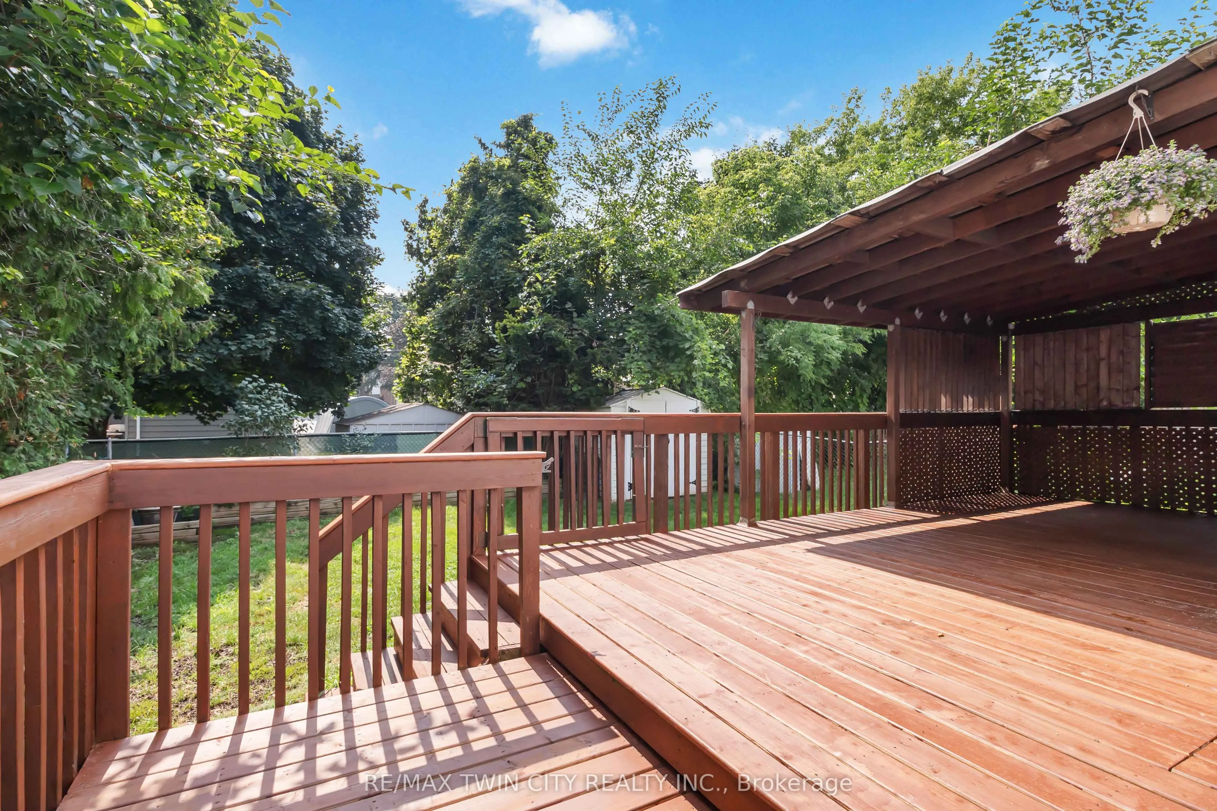 52 Debby Crescent