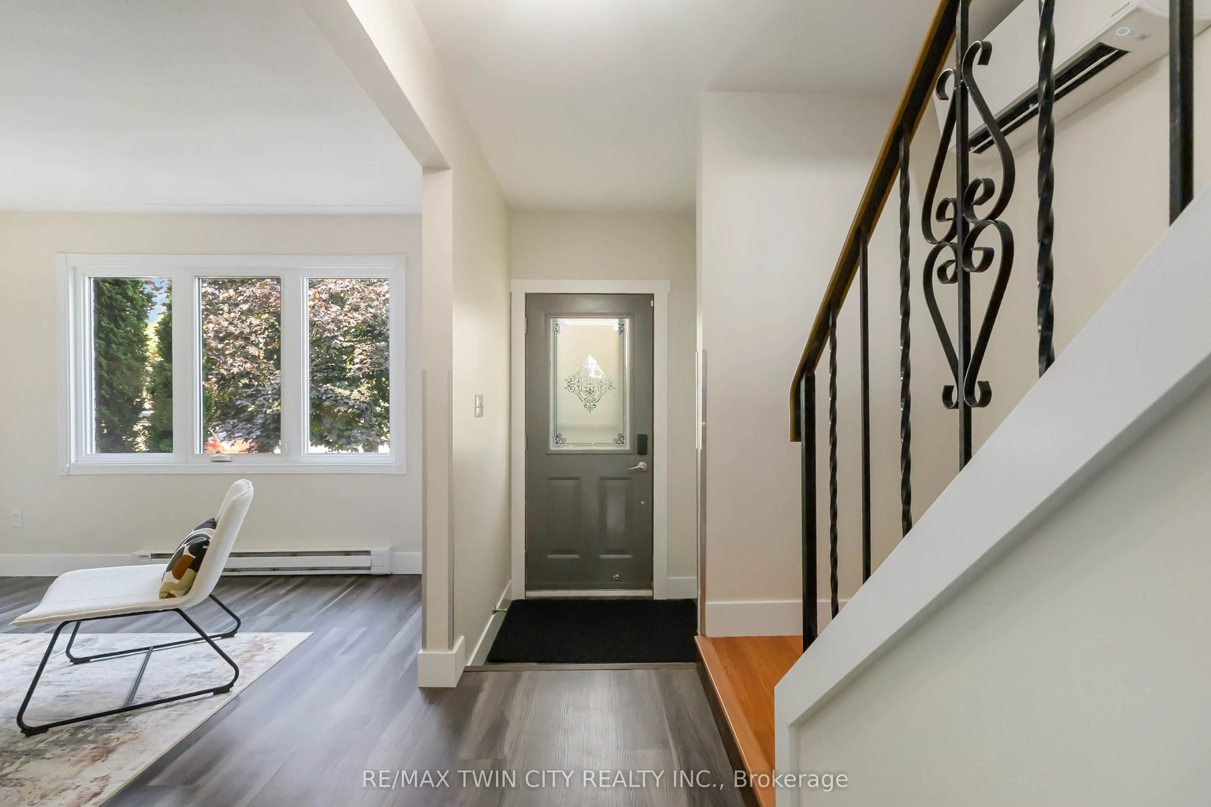 52 Debby Crescent