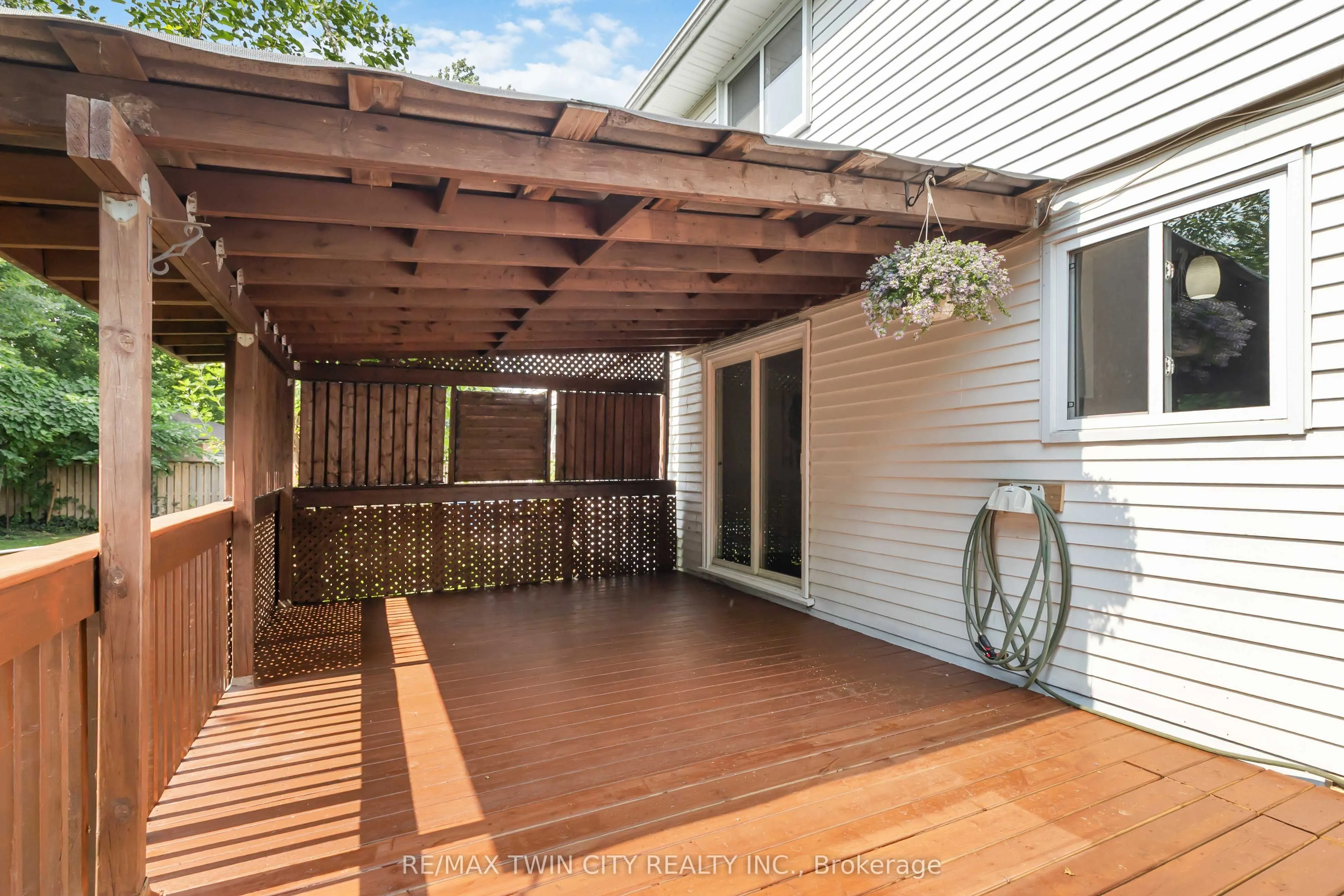 52 Debby Crescent