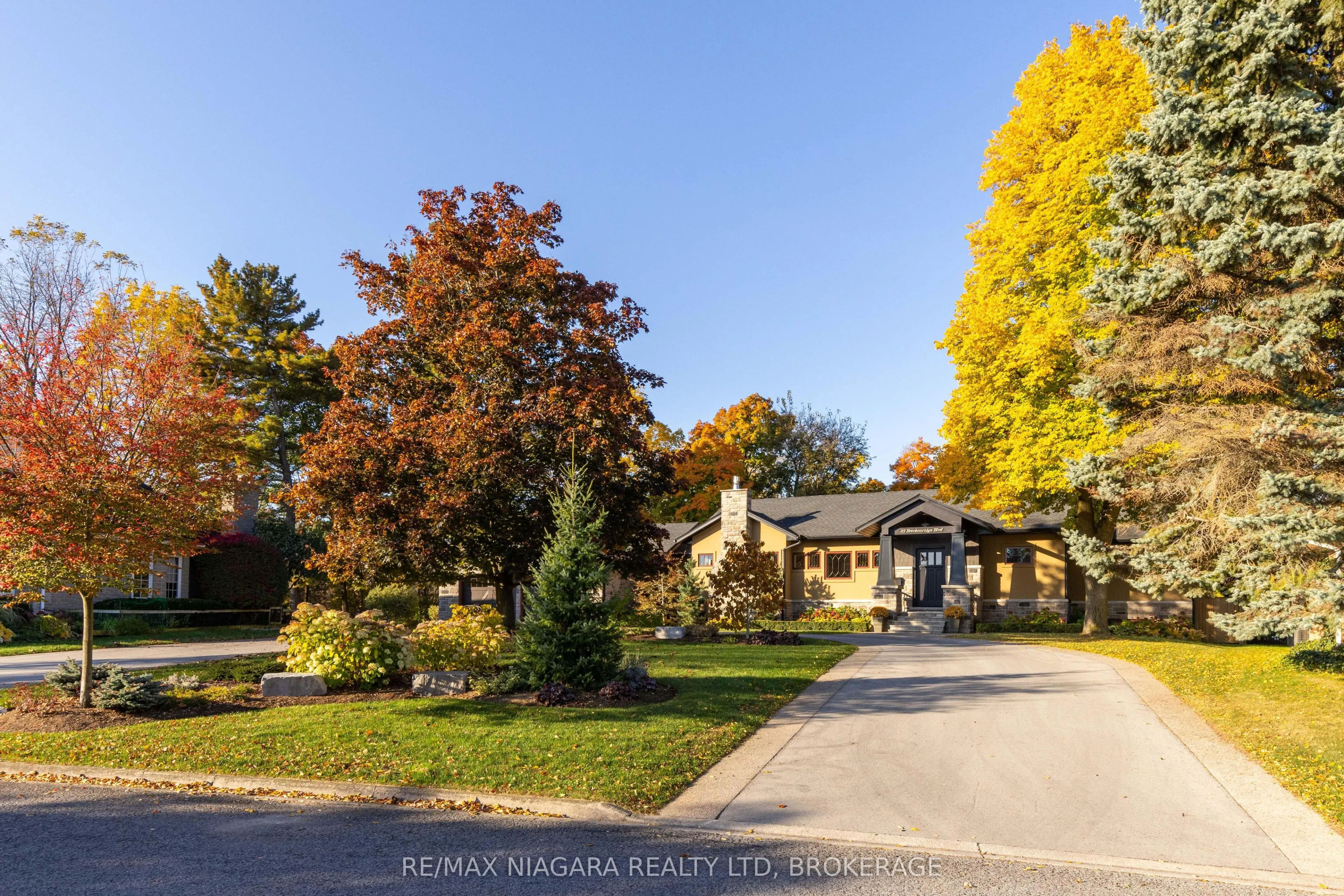 32 Breckenridge Boulevard