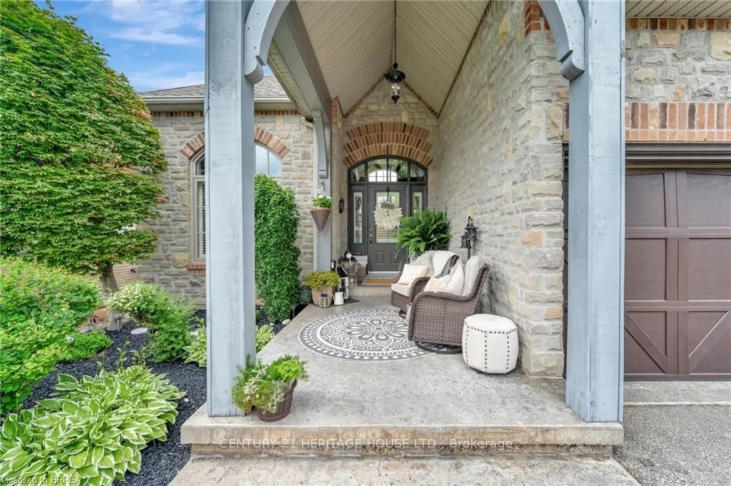 4 Macdonald Crescent