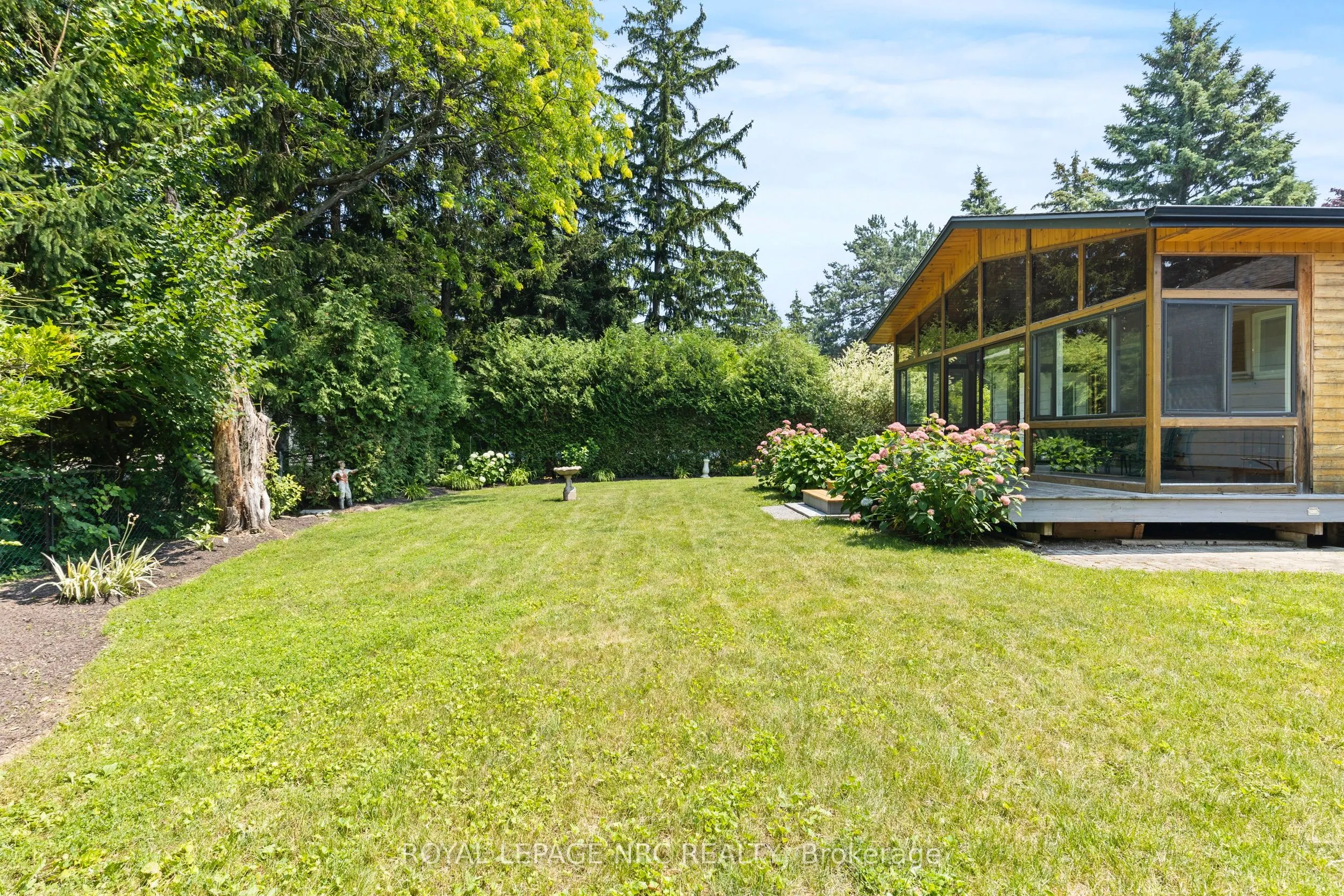 10 Upper Canada Drive