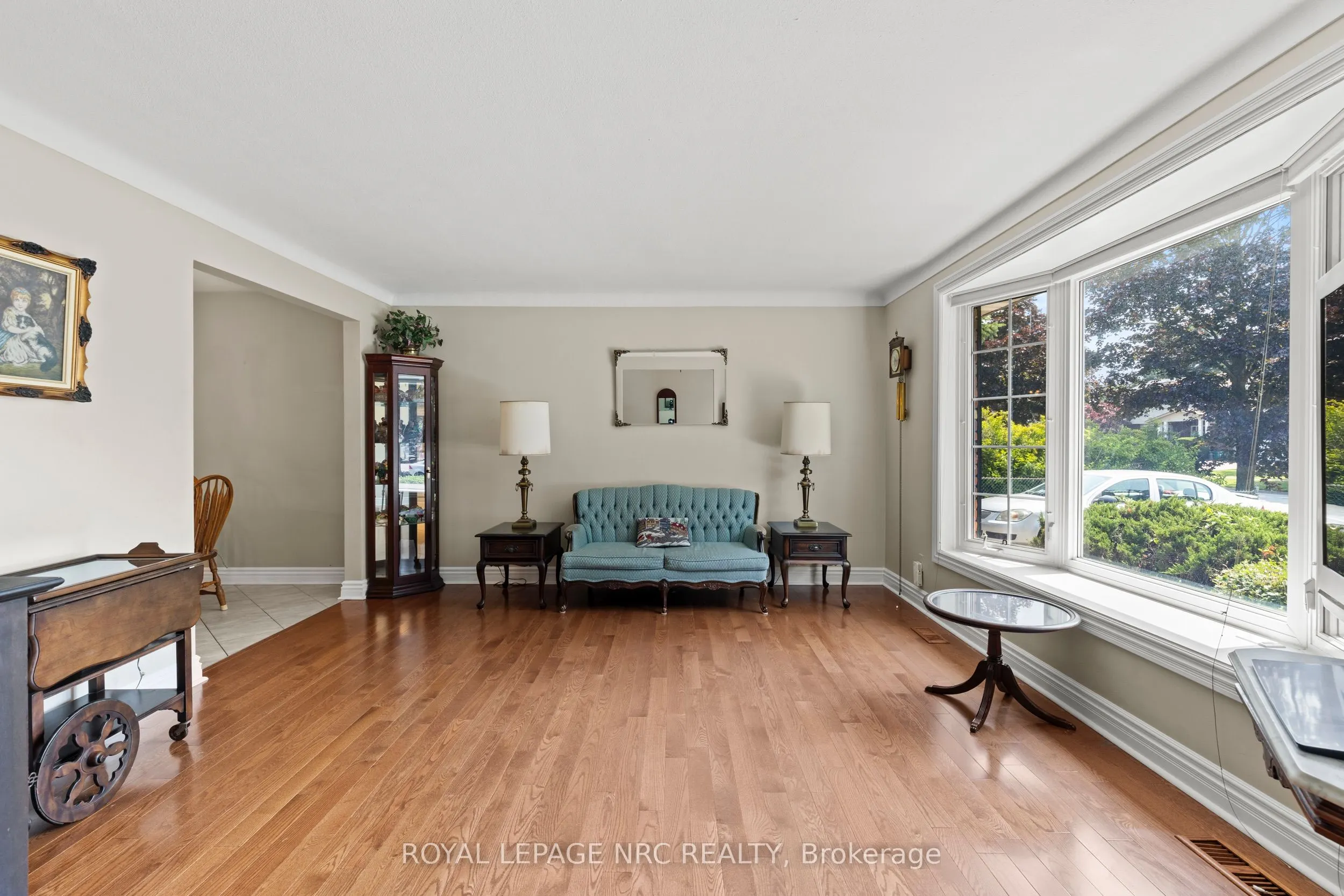 10 Upper Canada Drive