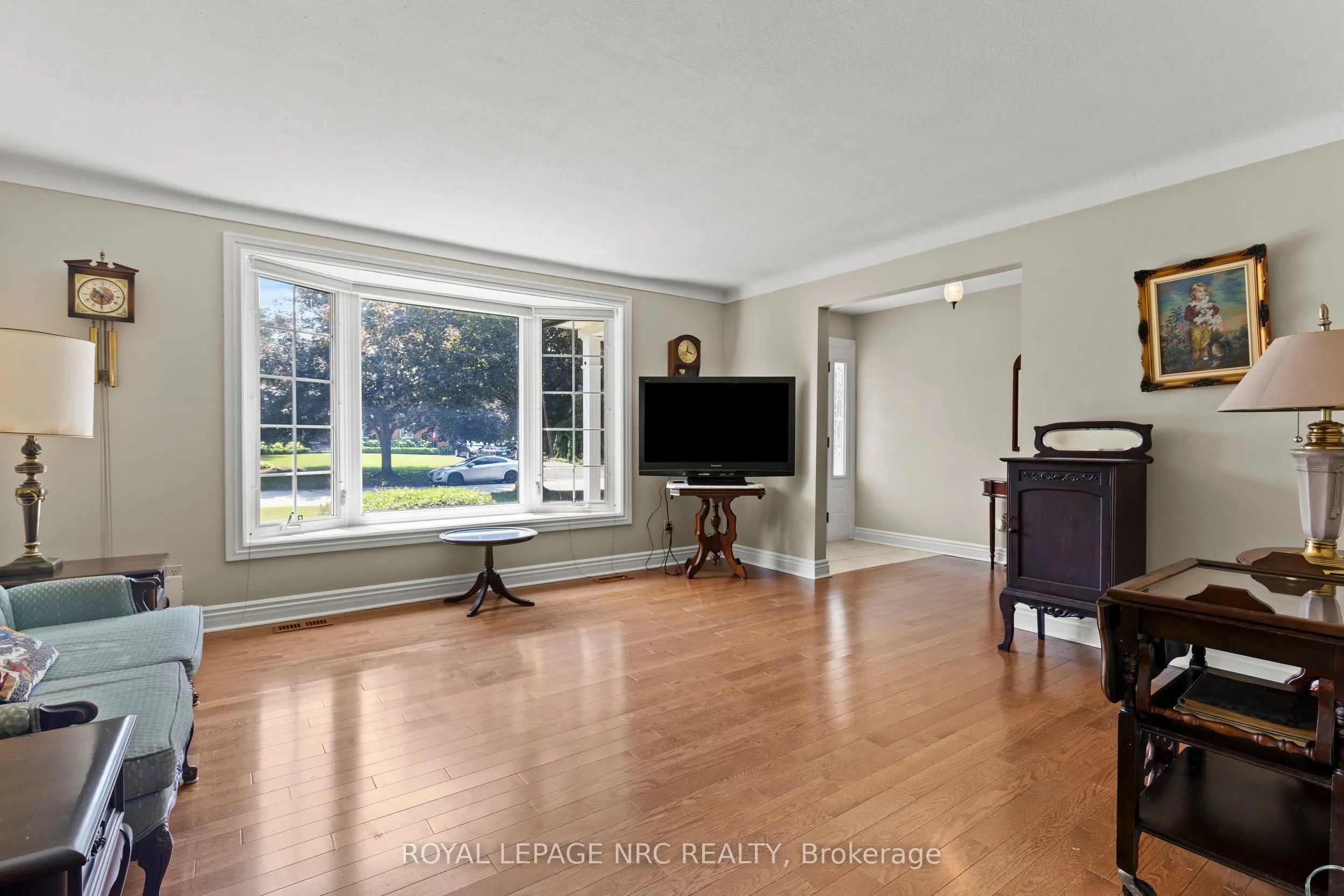 10 Upper Canada Drive