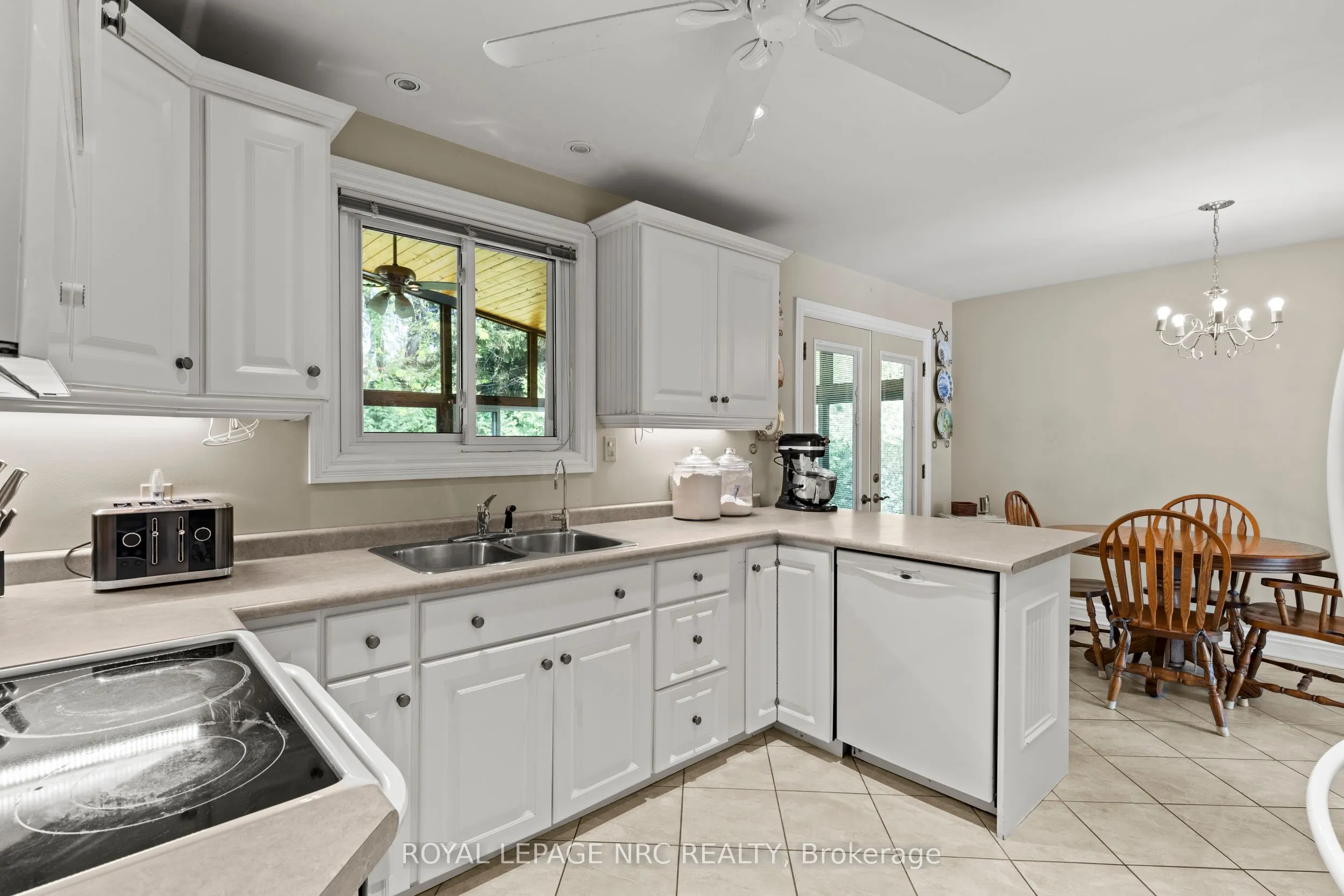 10 Upper Canada Drive