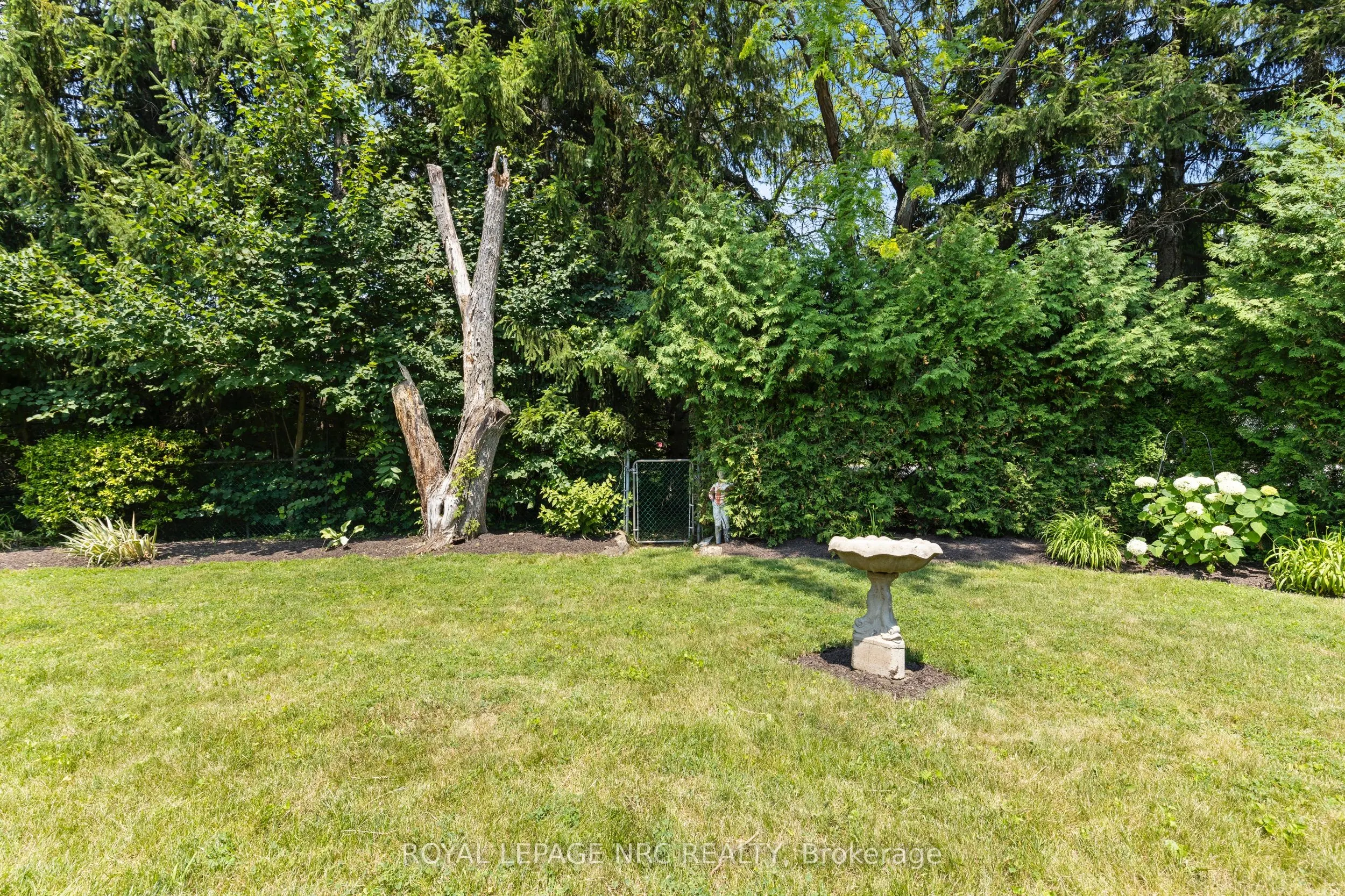 10 Upper Canada Drive