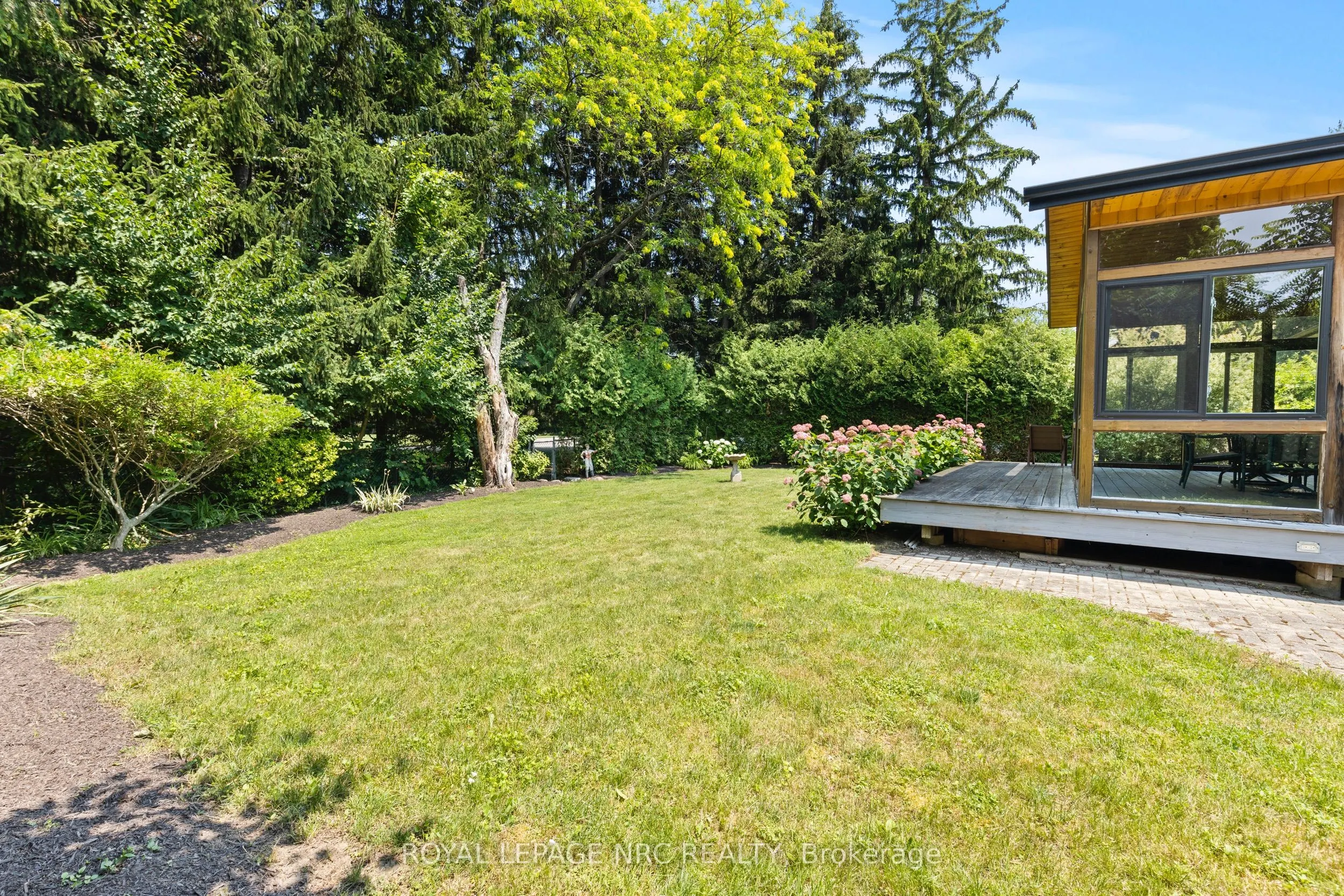 10 Upper Canada Drive