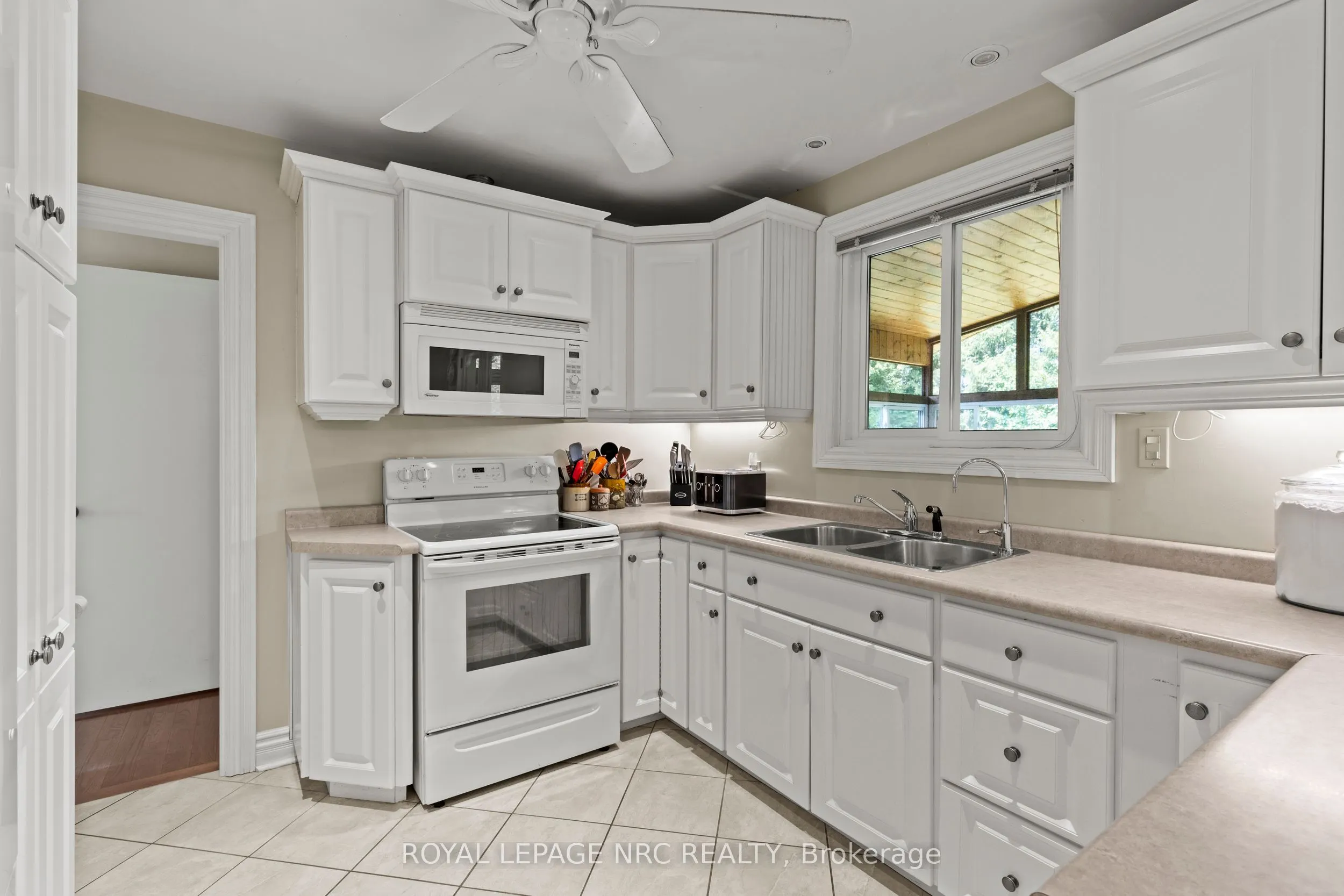 10 Upper Canada Drive