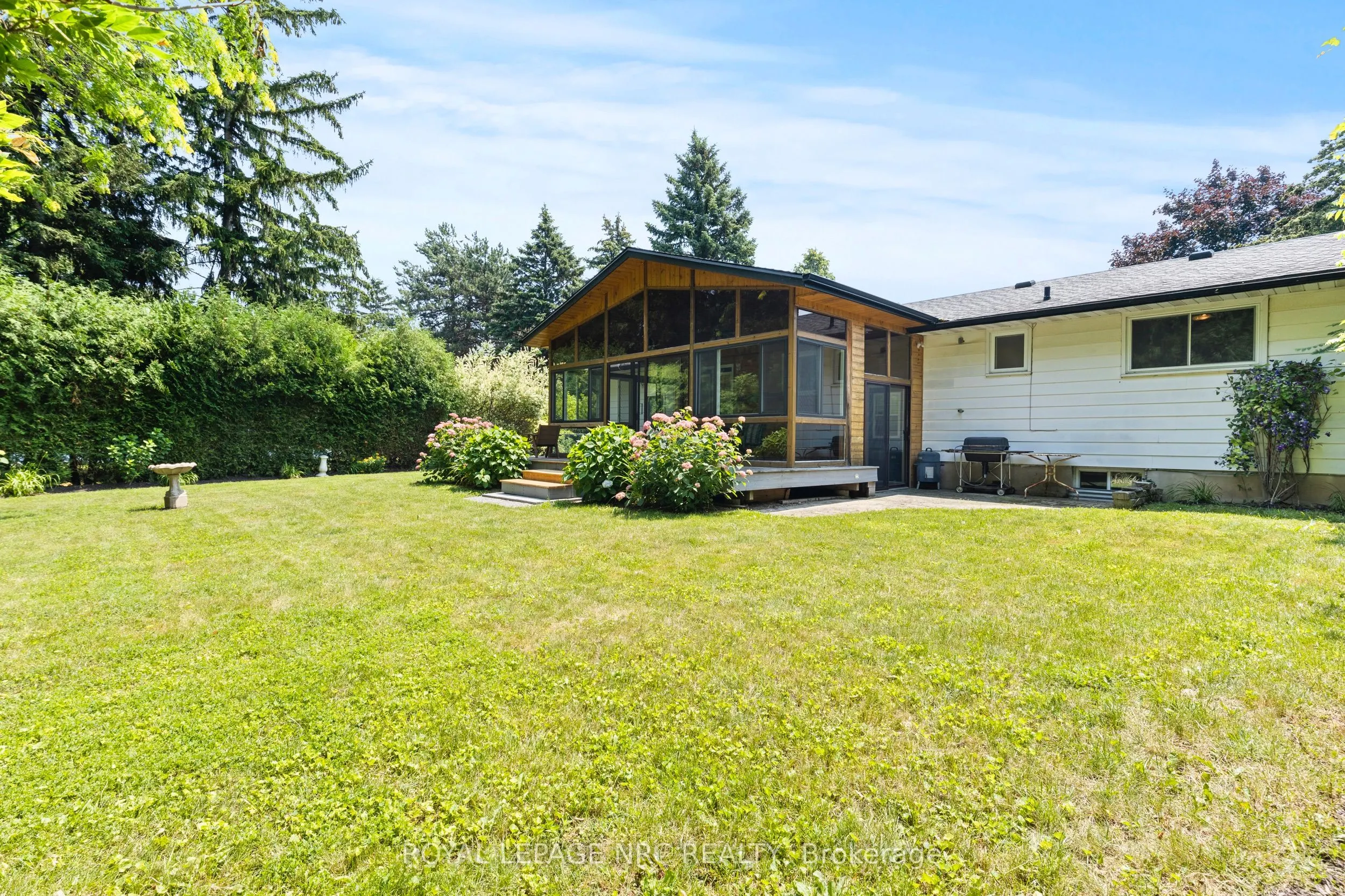 10 Upper Canada Drive