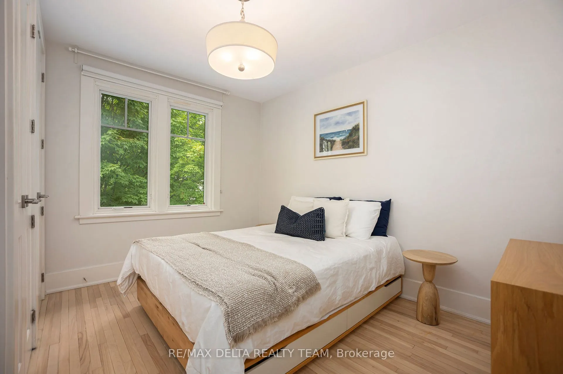 44 Renfrew Avenue