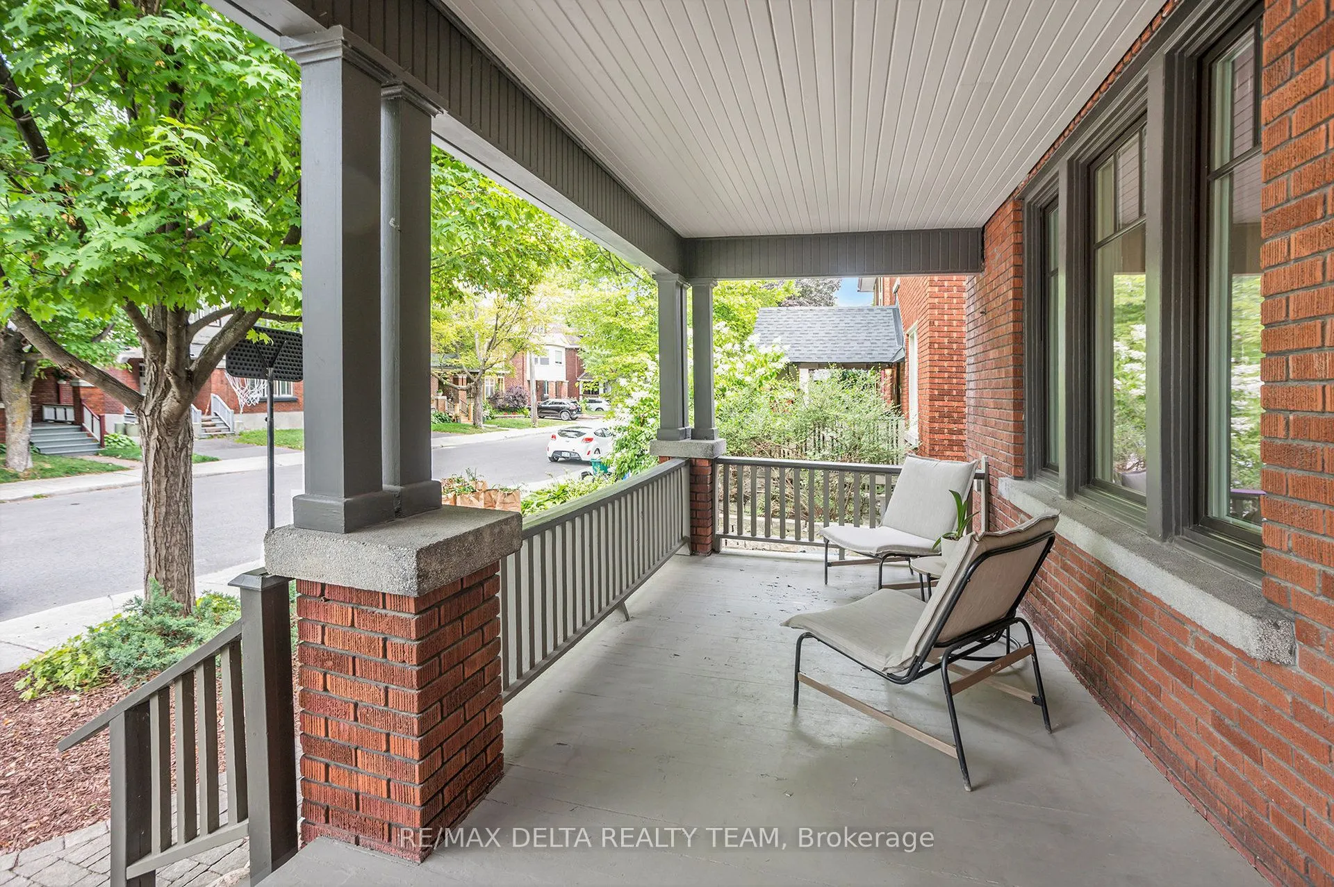 44 Renfrew Avenue