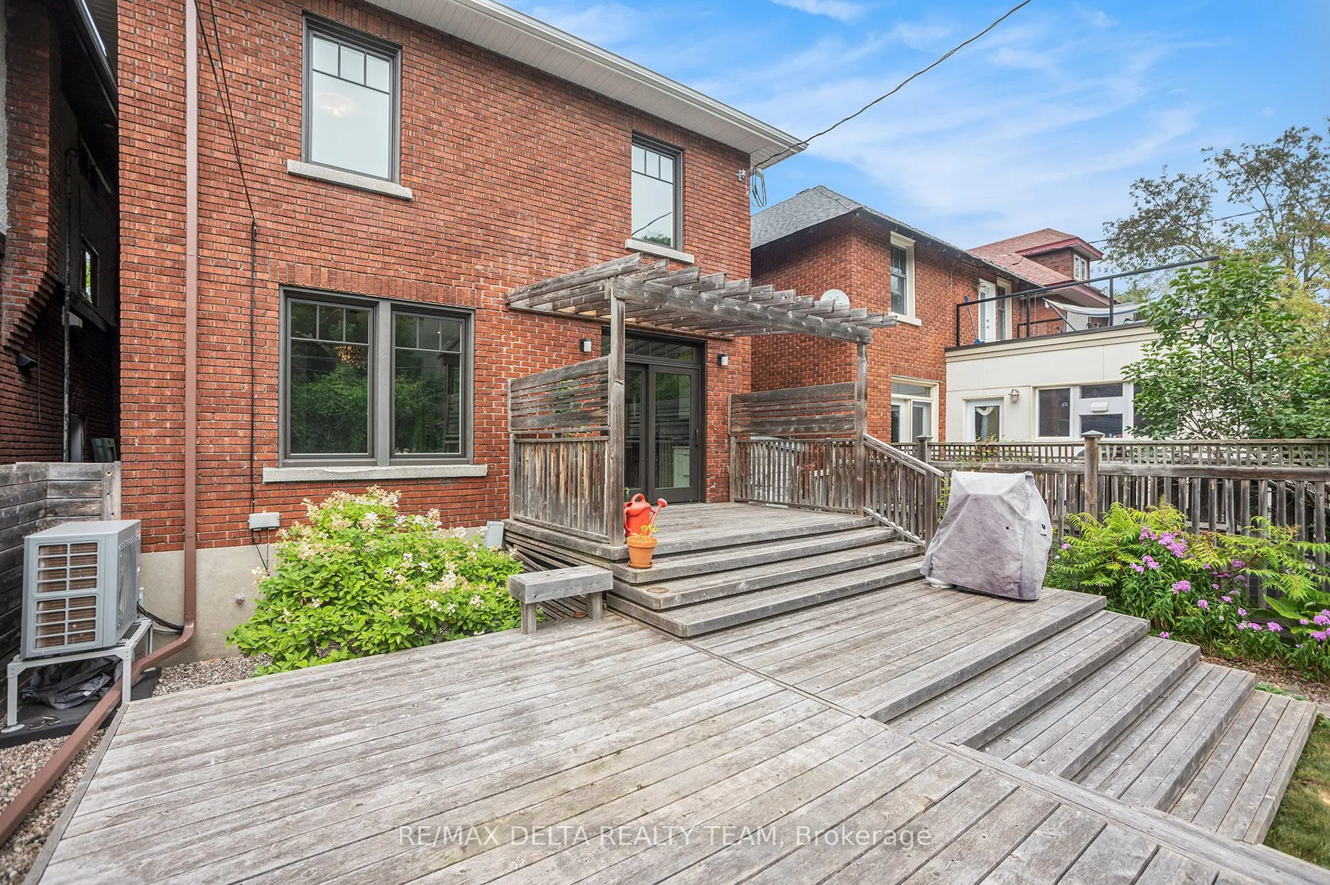 44 Renfrew Avenue