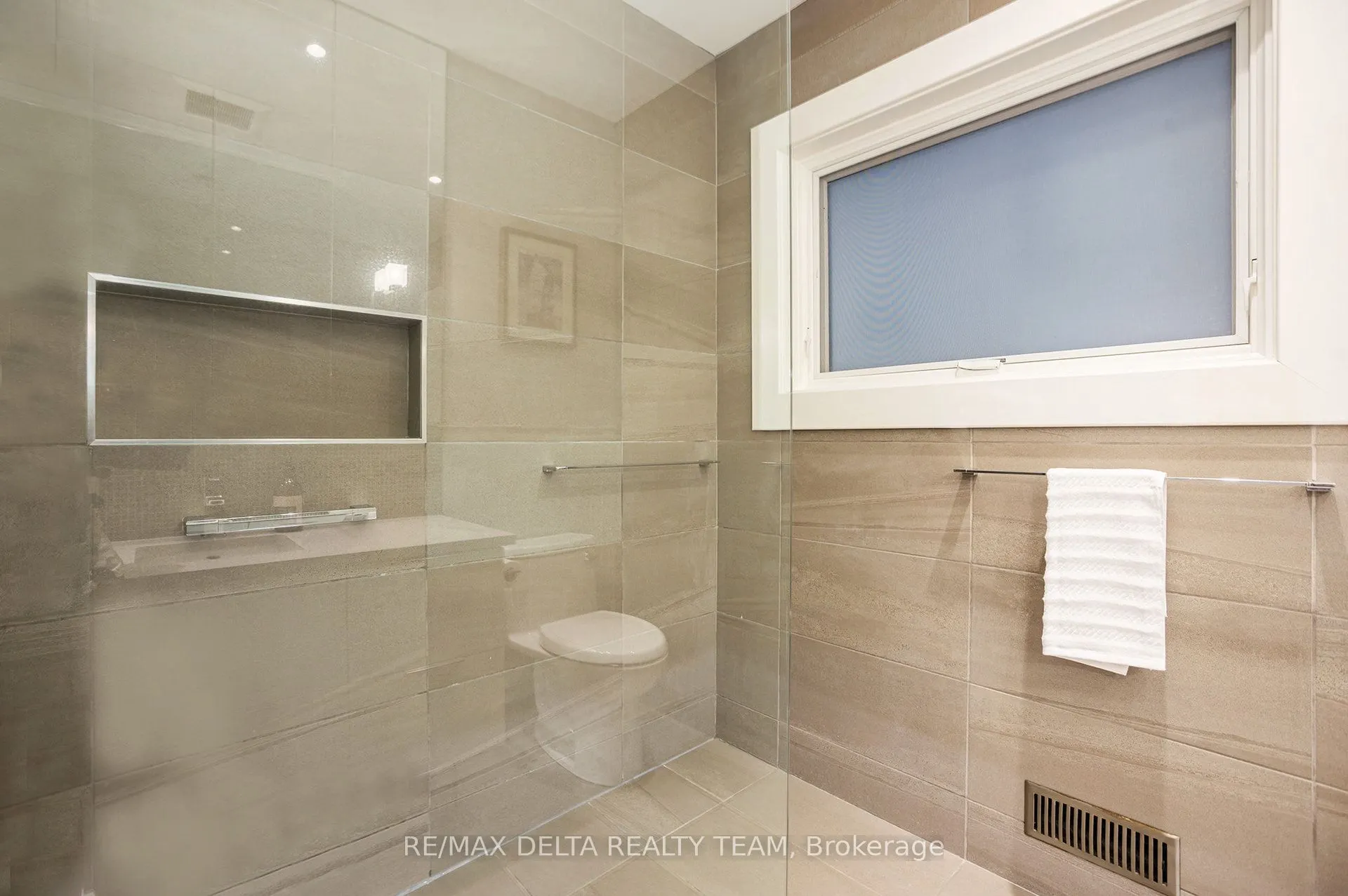 44 Renfrew Avenue