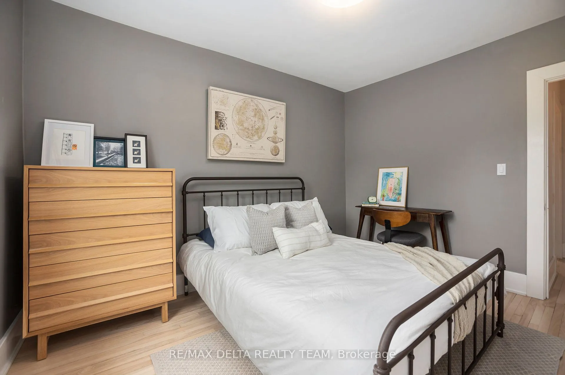 44 Renfrew Avenue