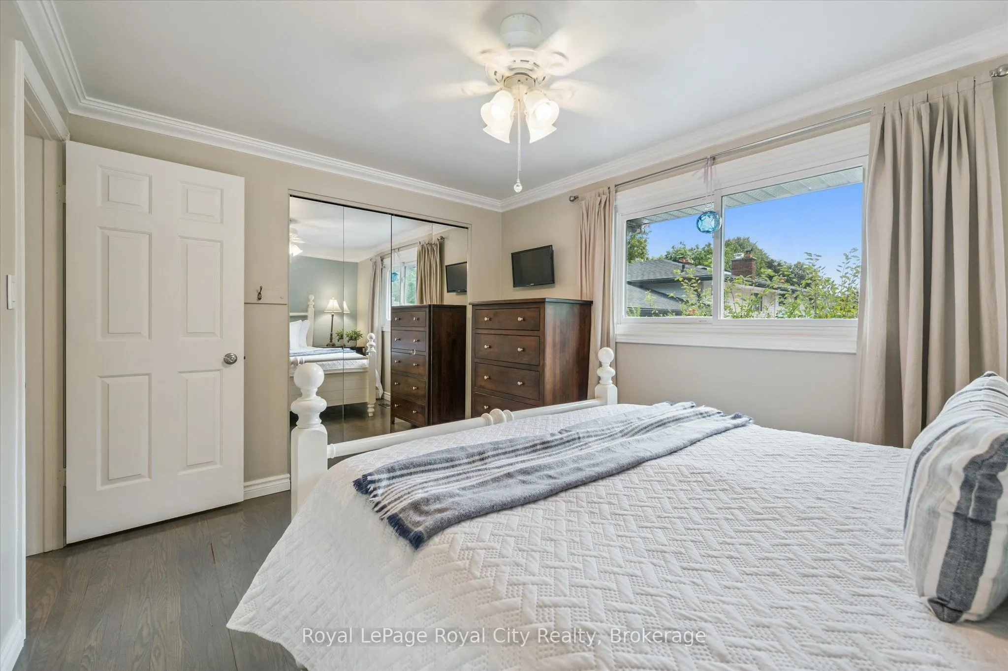 4 Carnaby Crescent