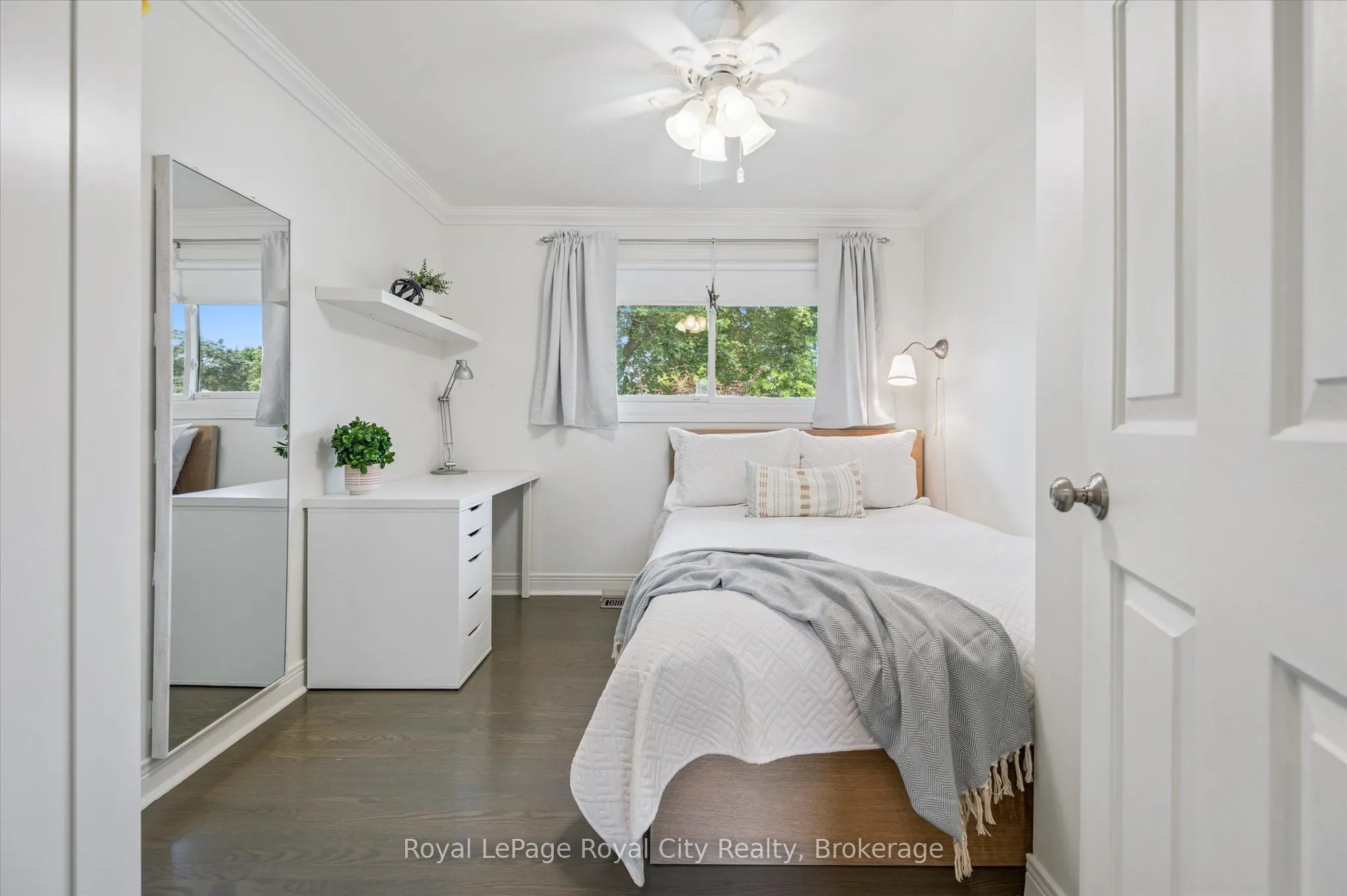 4 Carnaby Crescent