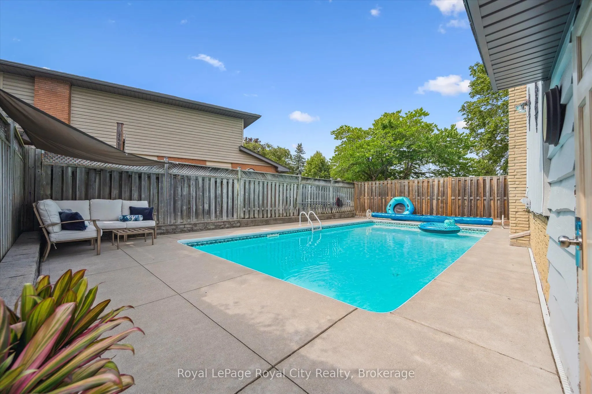 4 Carnaby Crescent