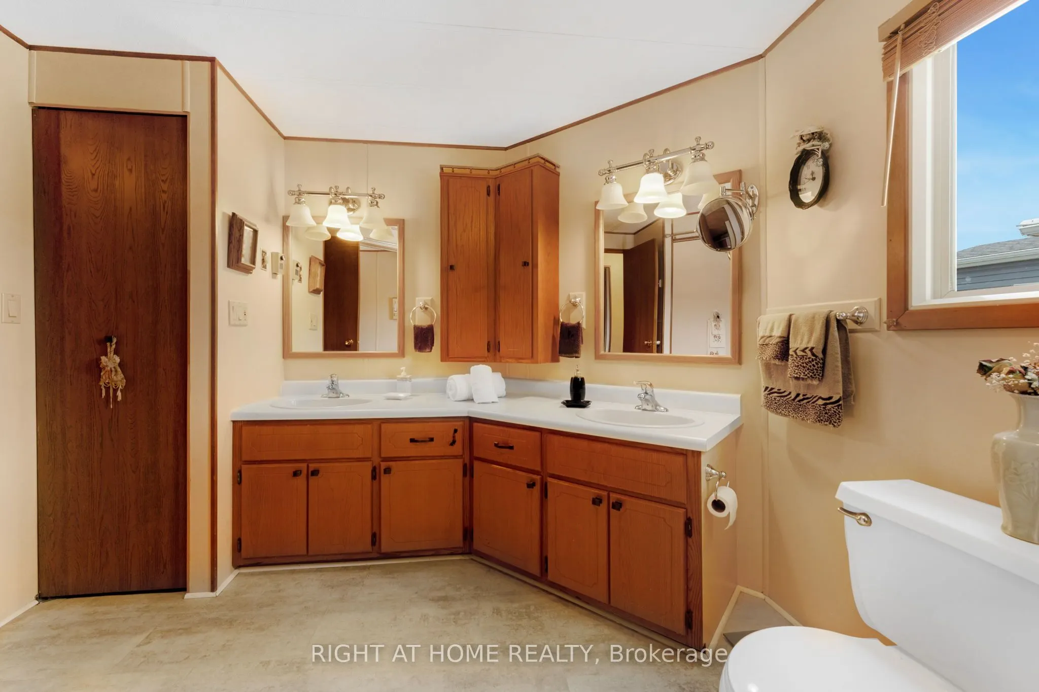 3033 TOWNLINE Road, #8