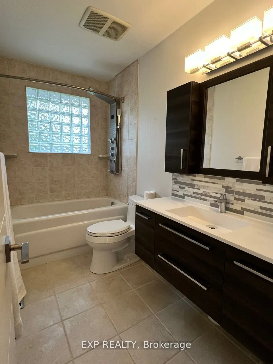 213 Northlake Drive