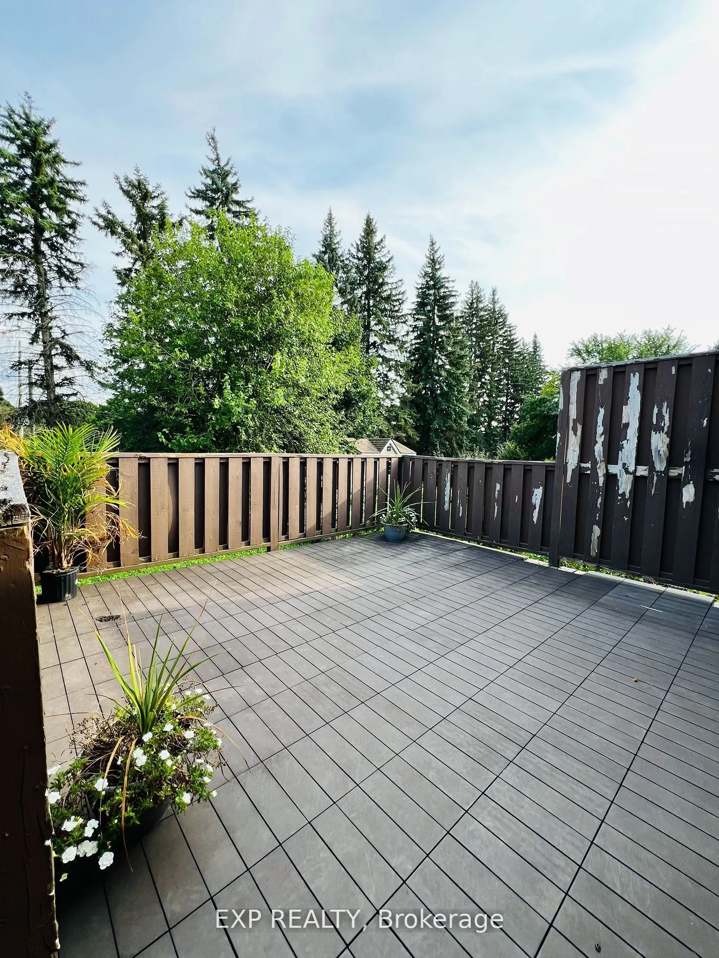 213 Northlake Drive