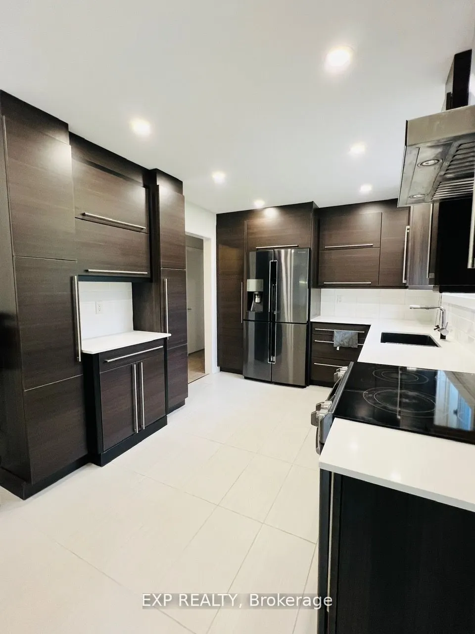 213 Northlake Drive