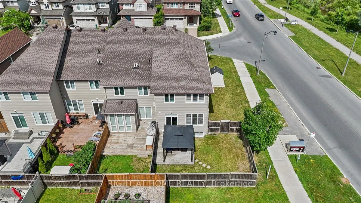 601 WILLOWMERE Way