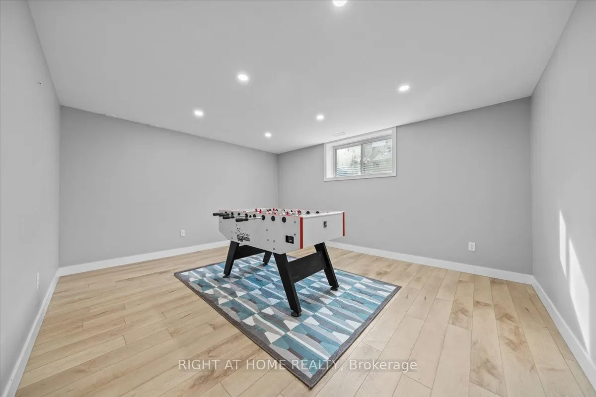 319 Oxer Place