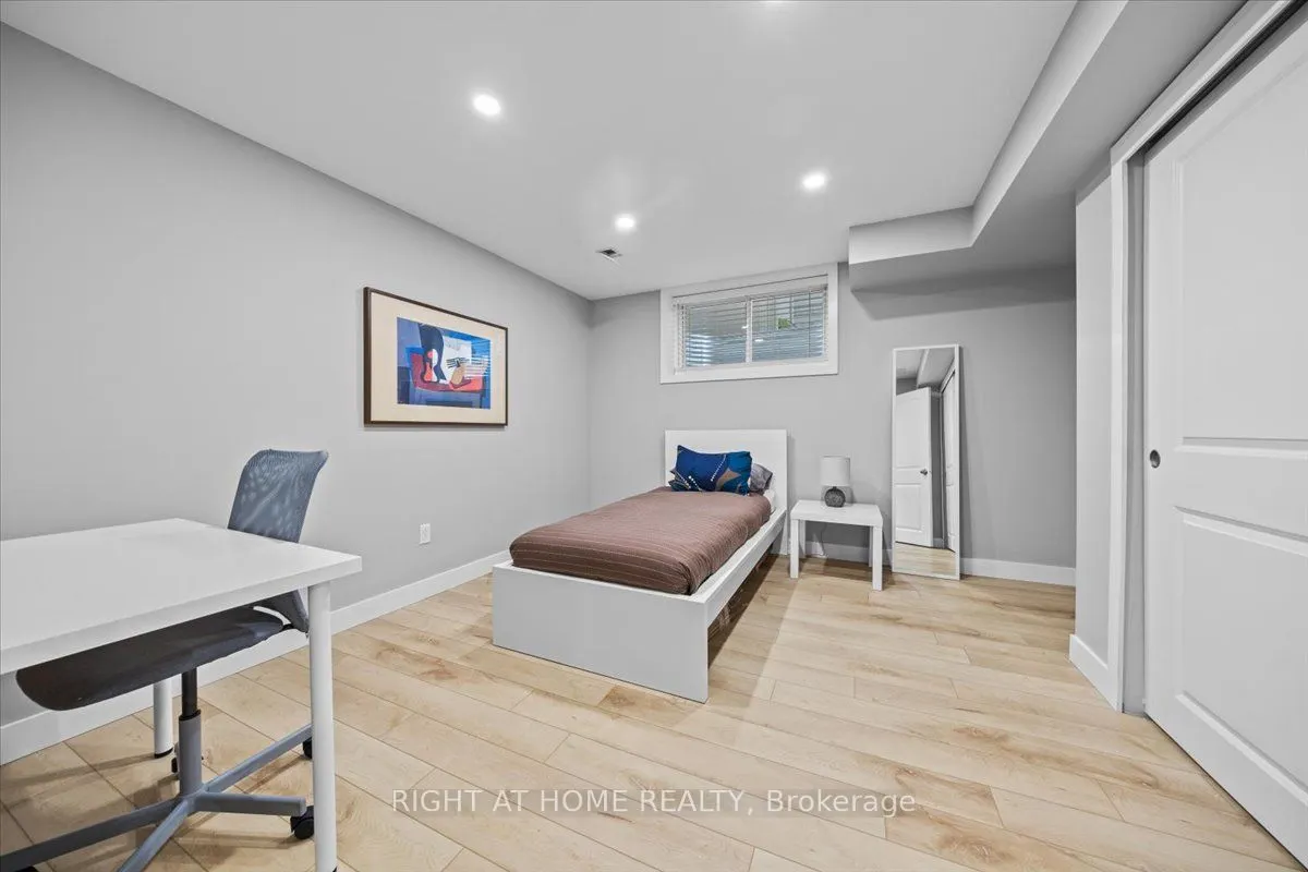 319 Oxer Place