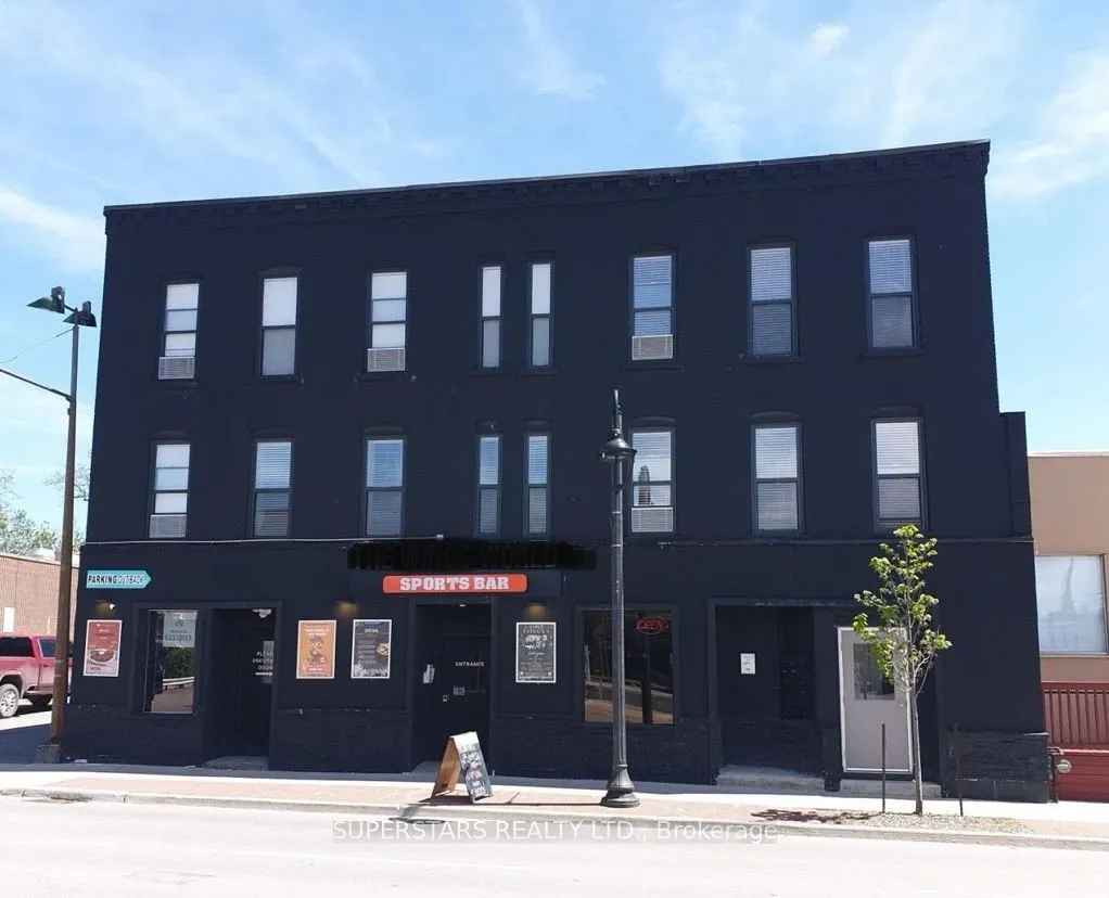 36 Lindsay Street S