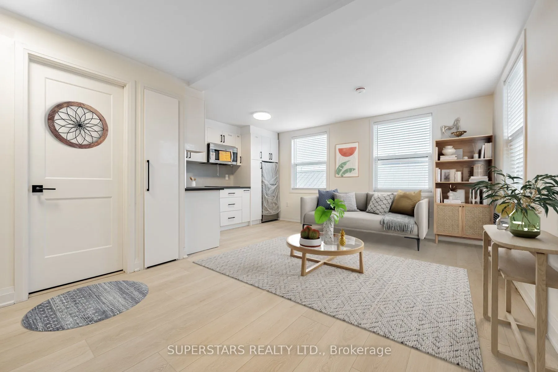 36 Lindsay Street S