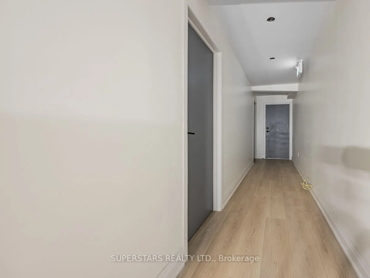 36 Lindsay Street S