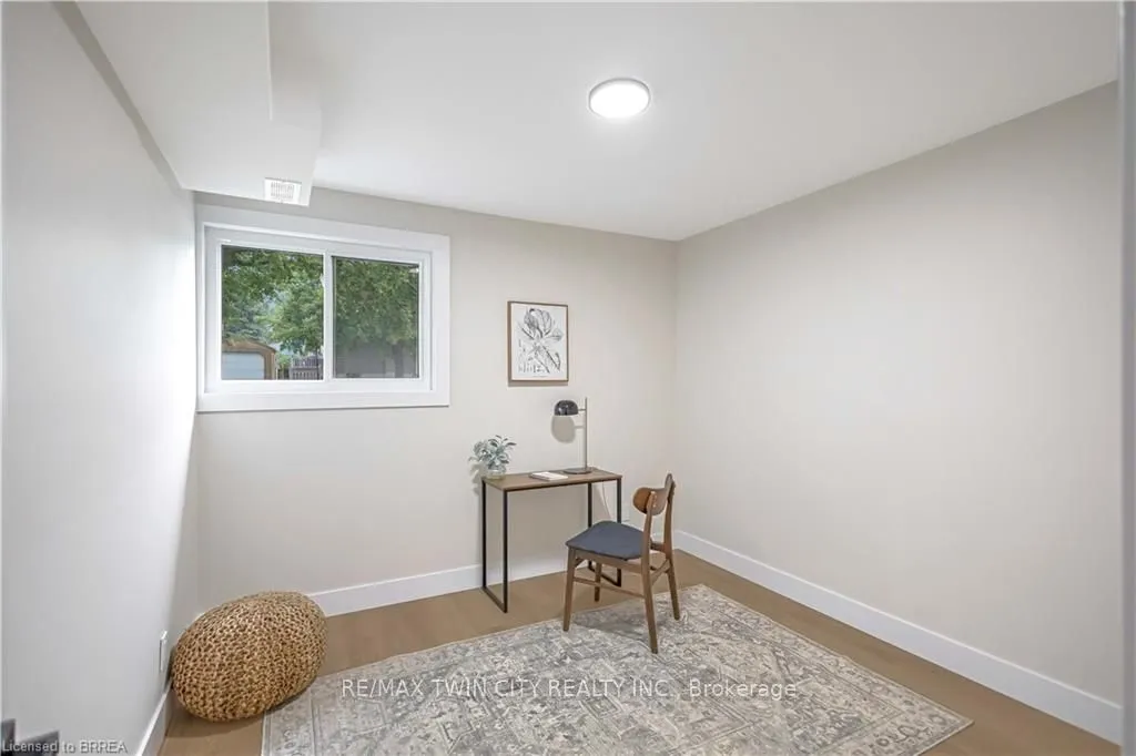 28 Crestlynn Crescent