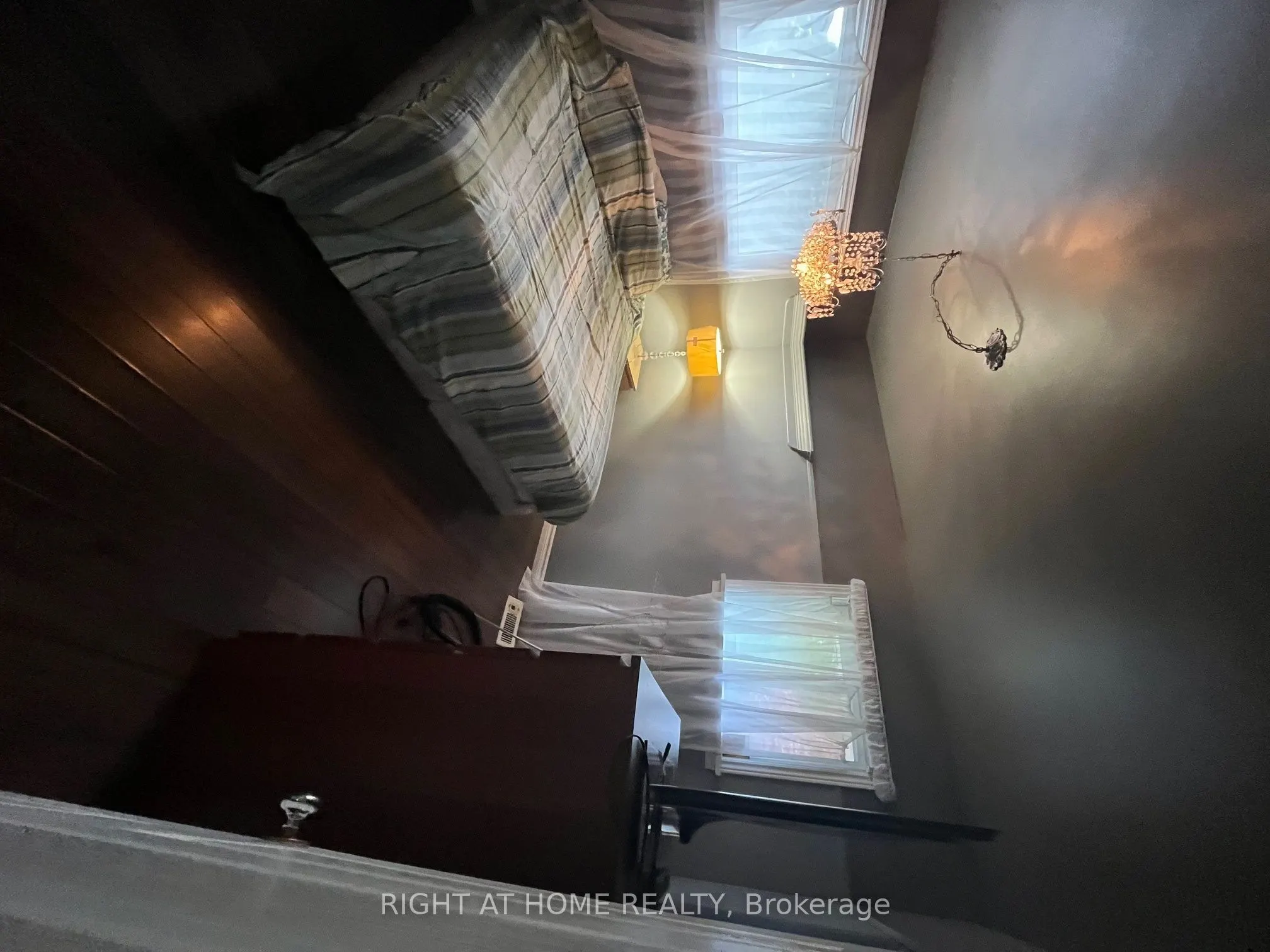 3261 Prior Crescent