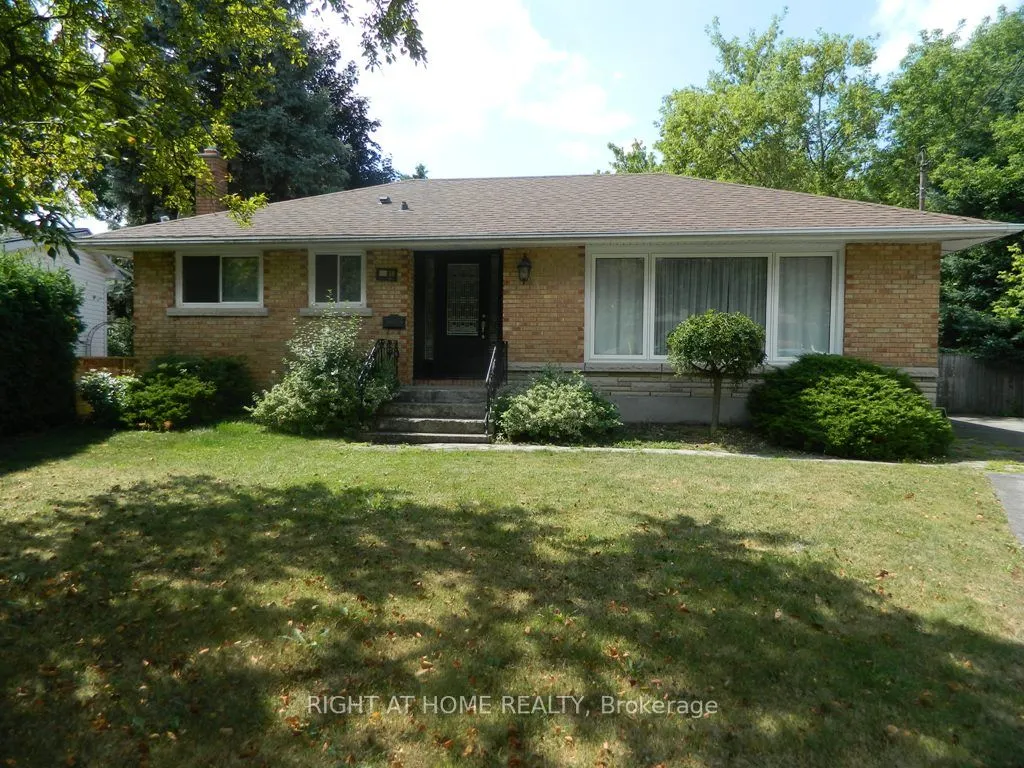 3261 Prior Crescent