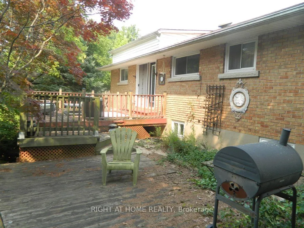 3261 Prior Crescent