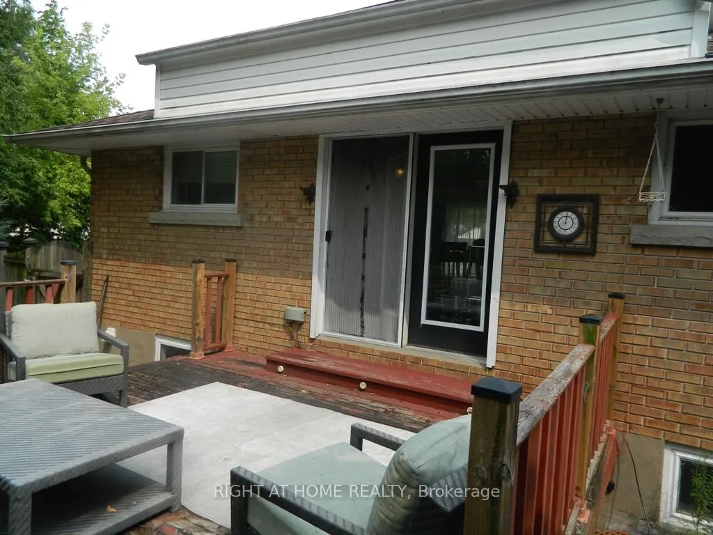 3261 Prior Crescent