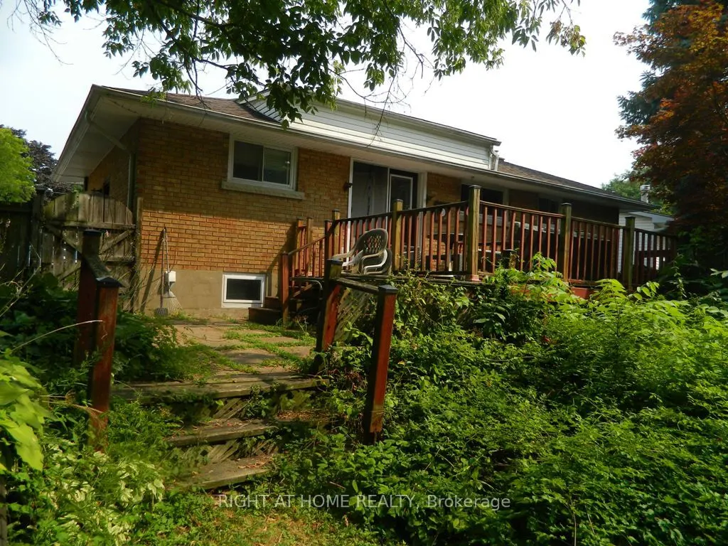 3261 Prior Crescent
