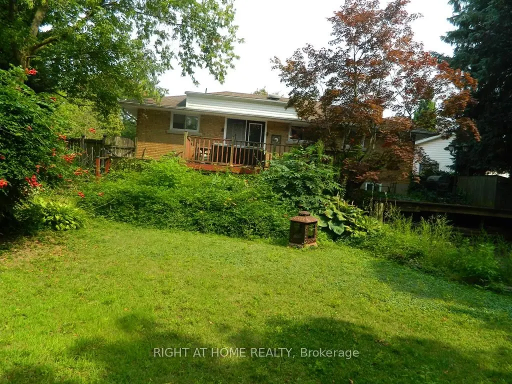 3261 Prior Crescent