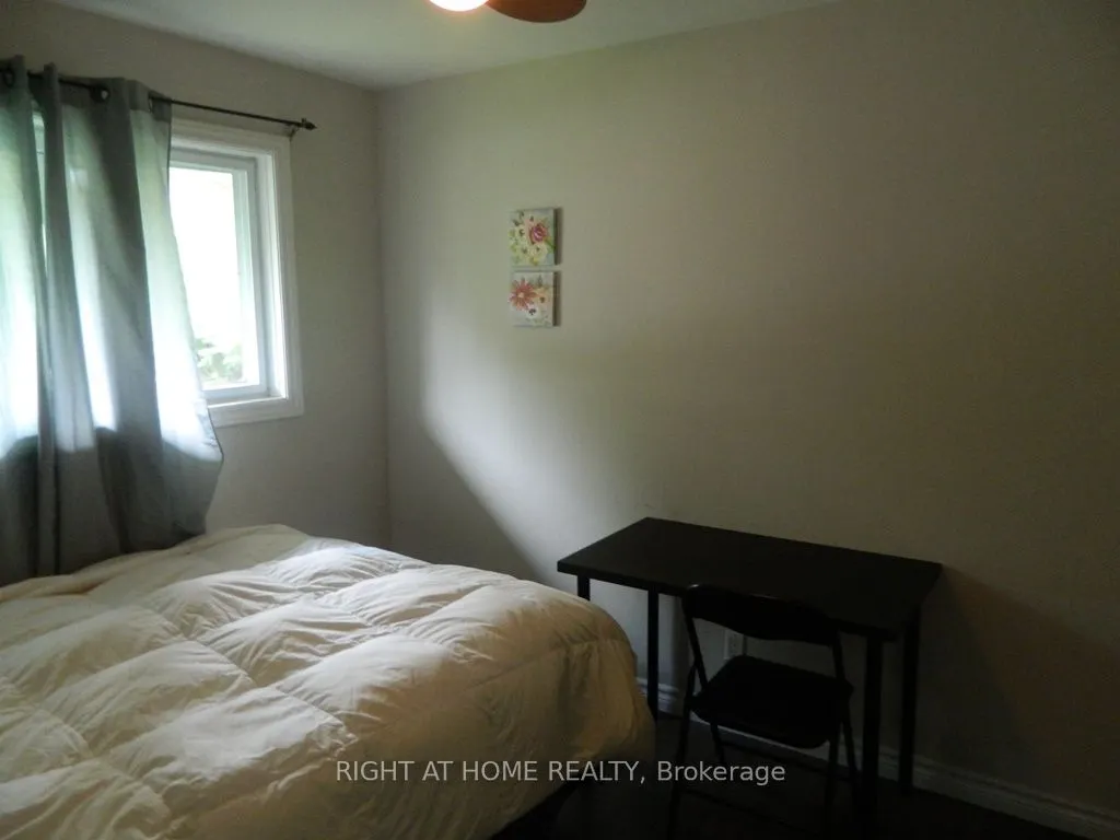 3261 Prior Crescent
