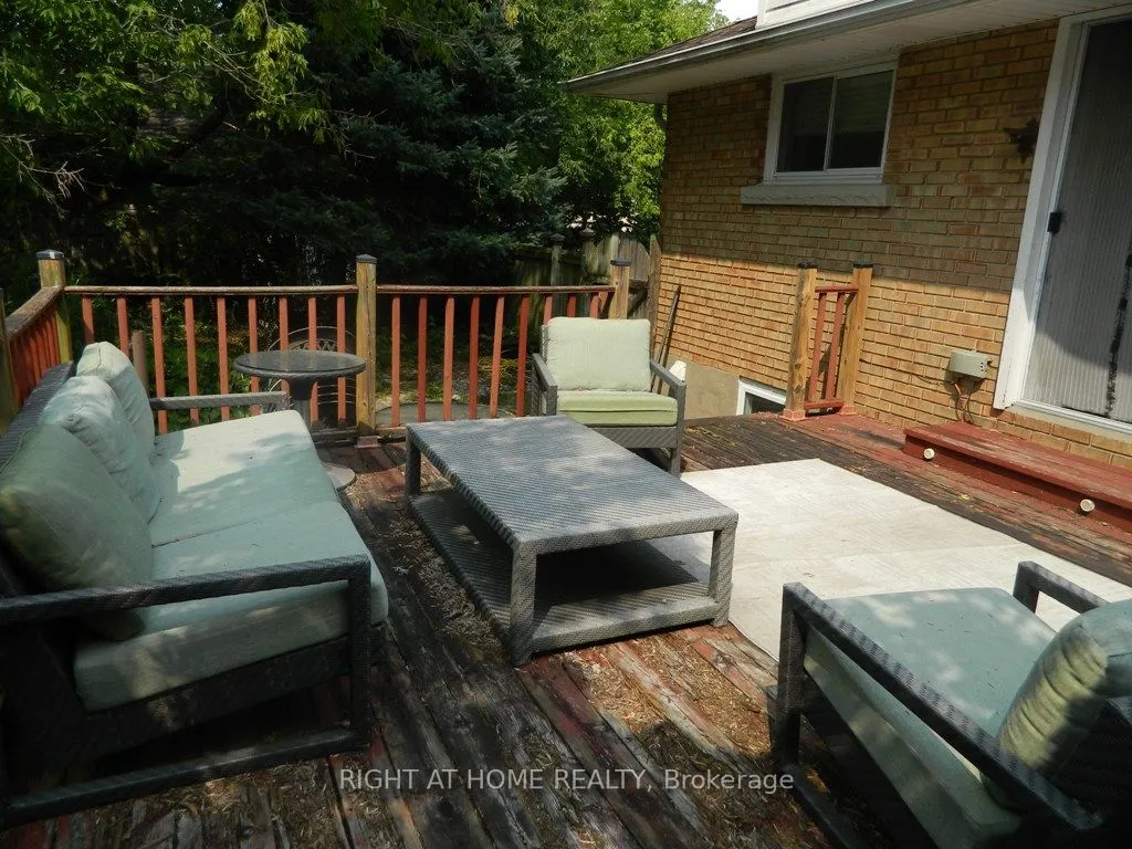3261 Prior Crescent
