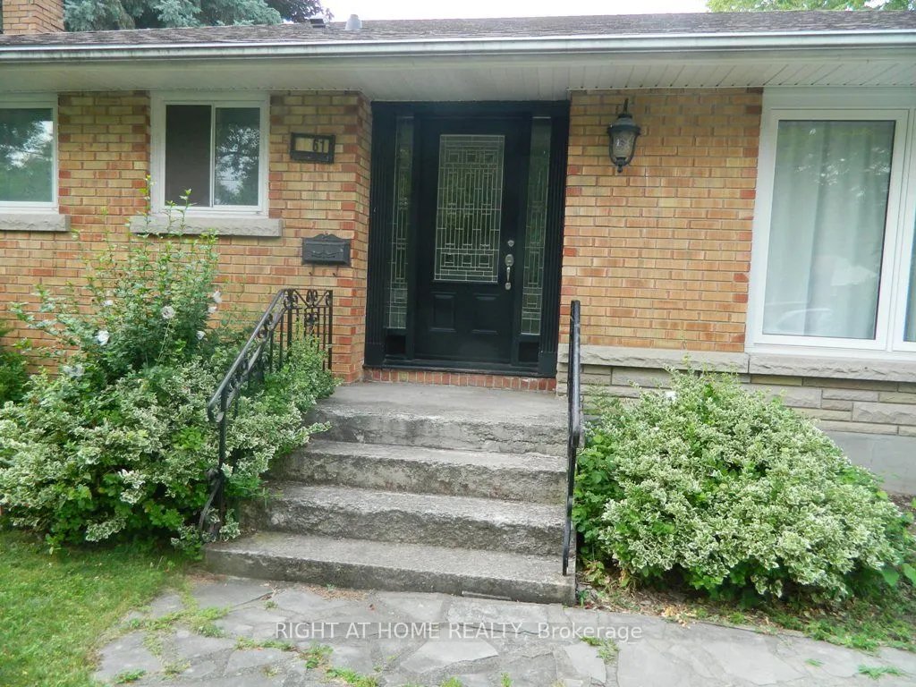 3261 Prior Crescent