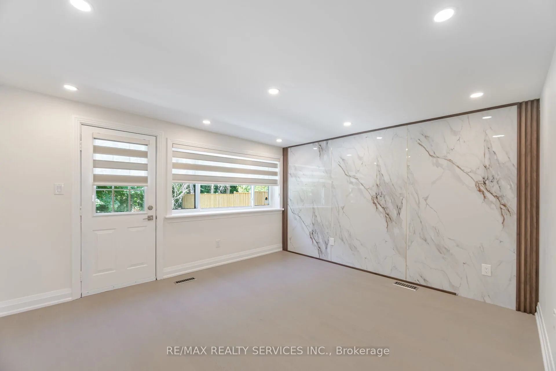8772 Wellington 124 Road W