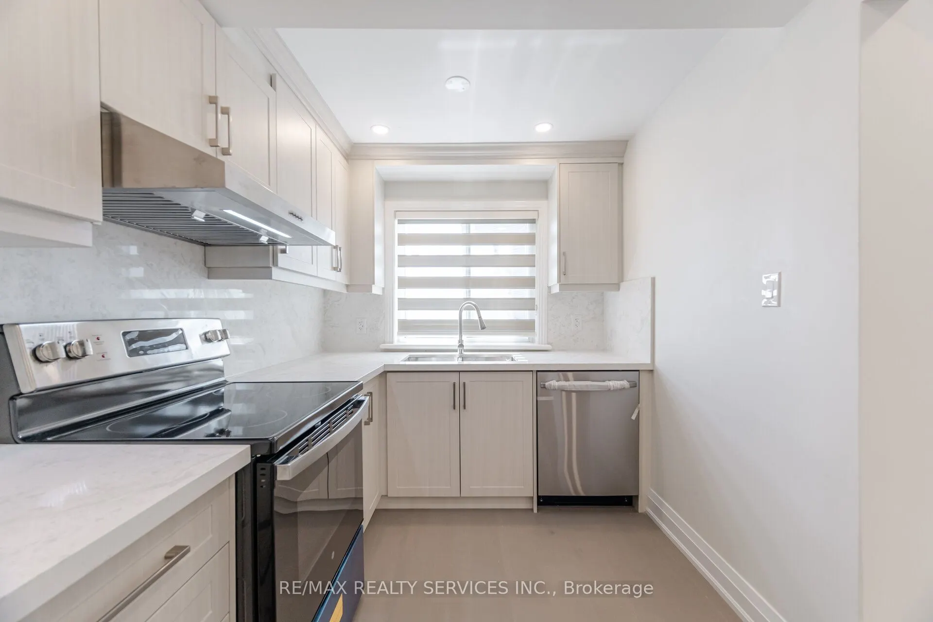 8772 Wellington 124 Road W