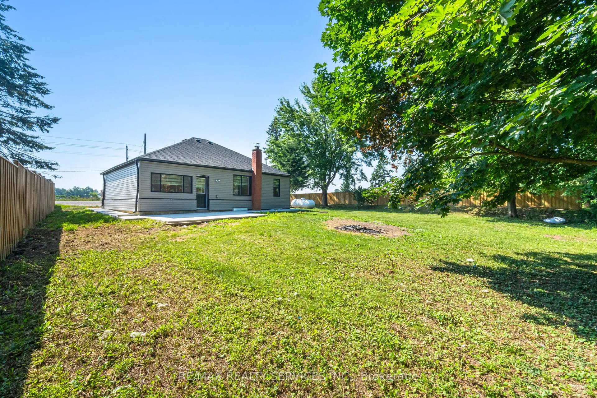 8772 Wellington 124 Road W