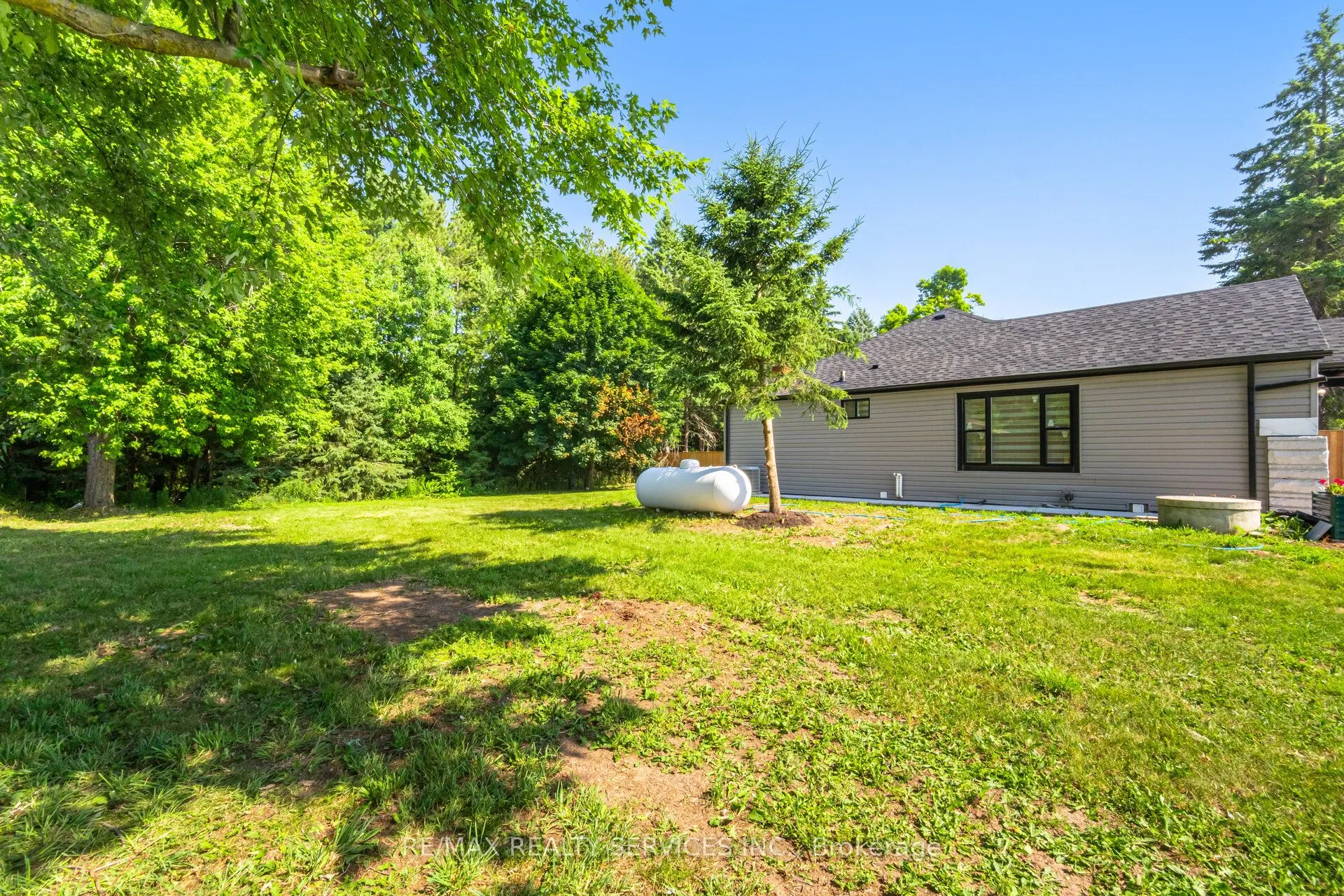 8772 Wellington 124 Road W
