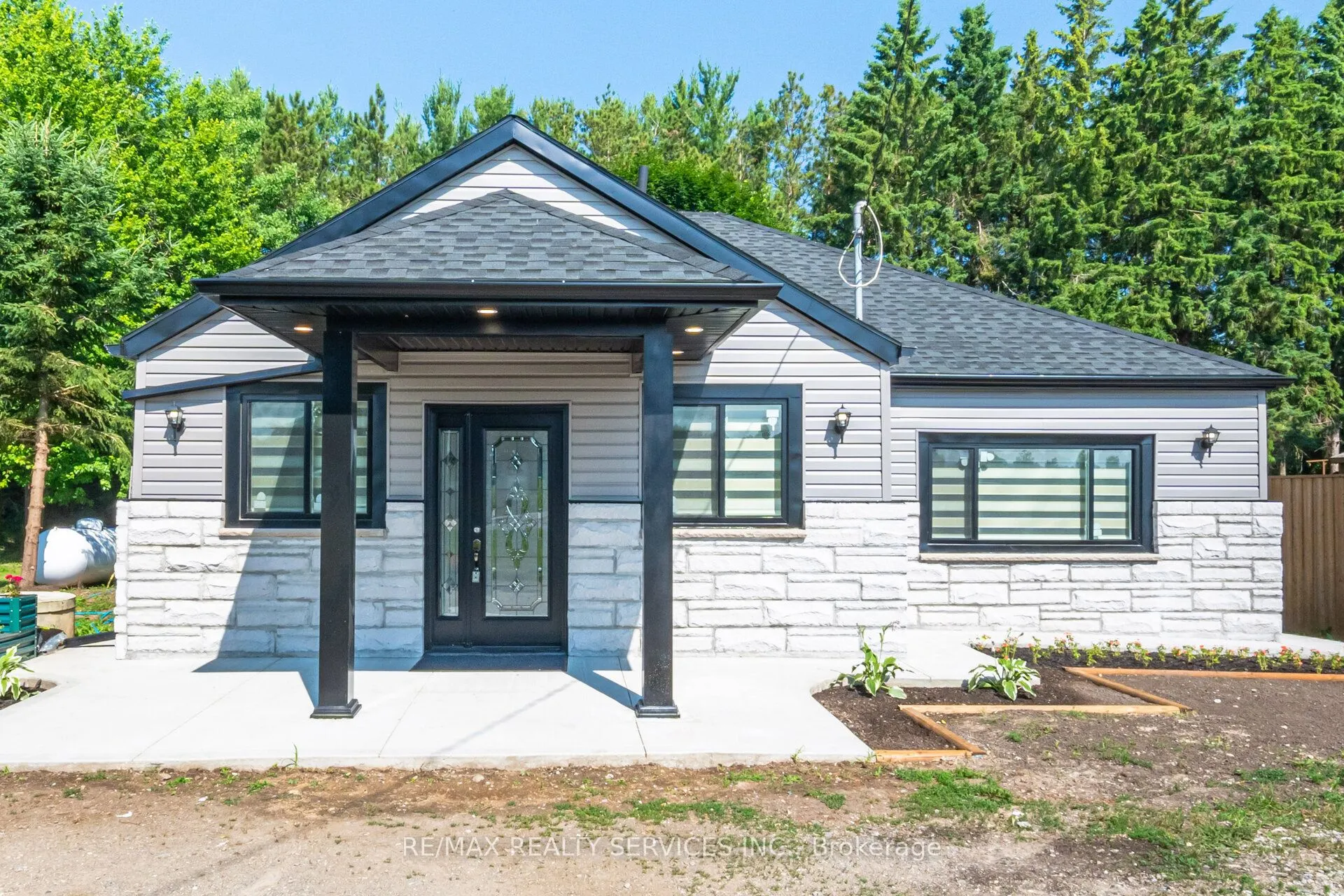 8772 Wellington 124 Road W