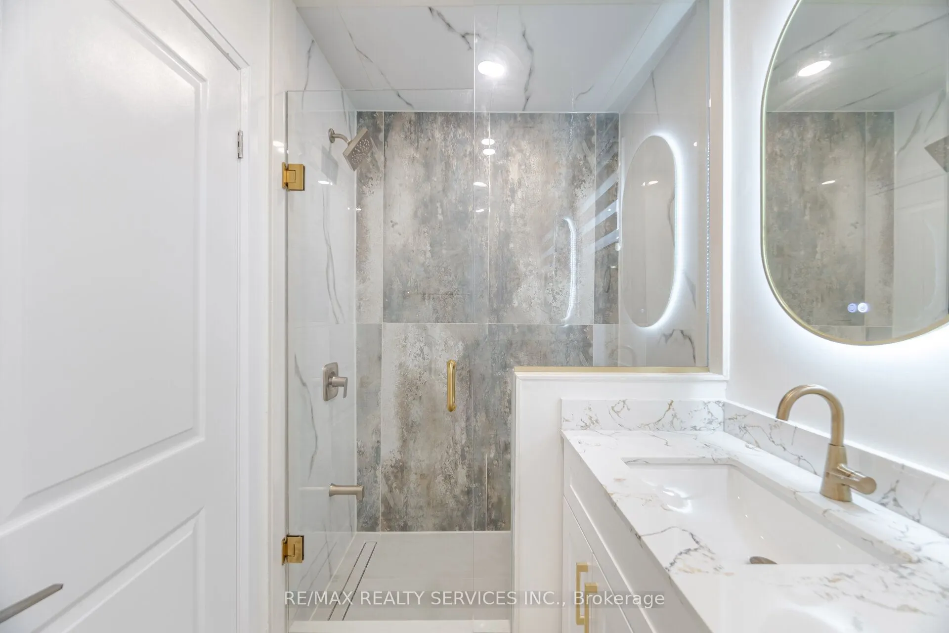 8772 Wellington 124 Road W
